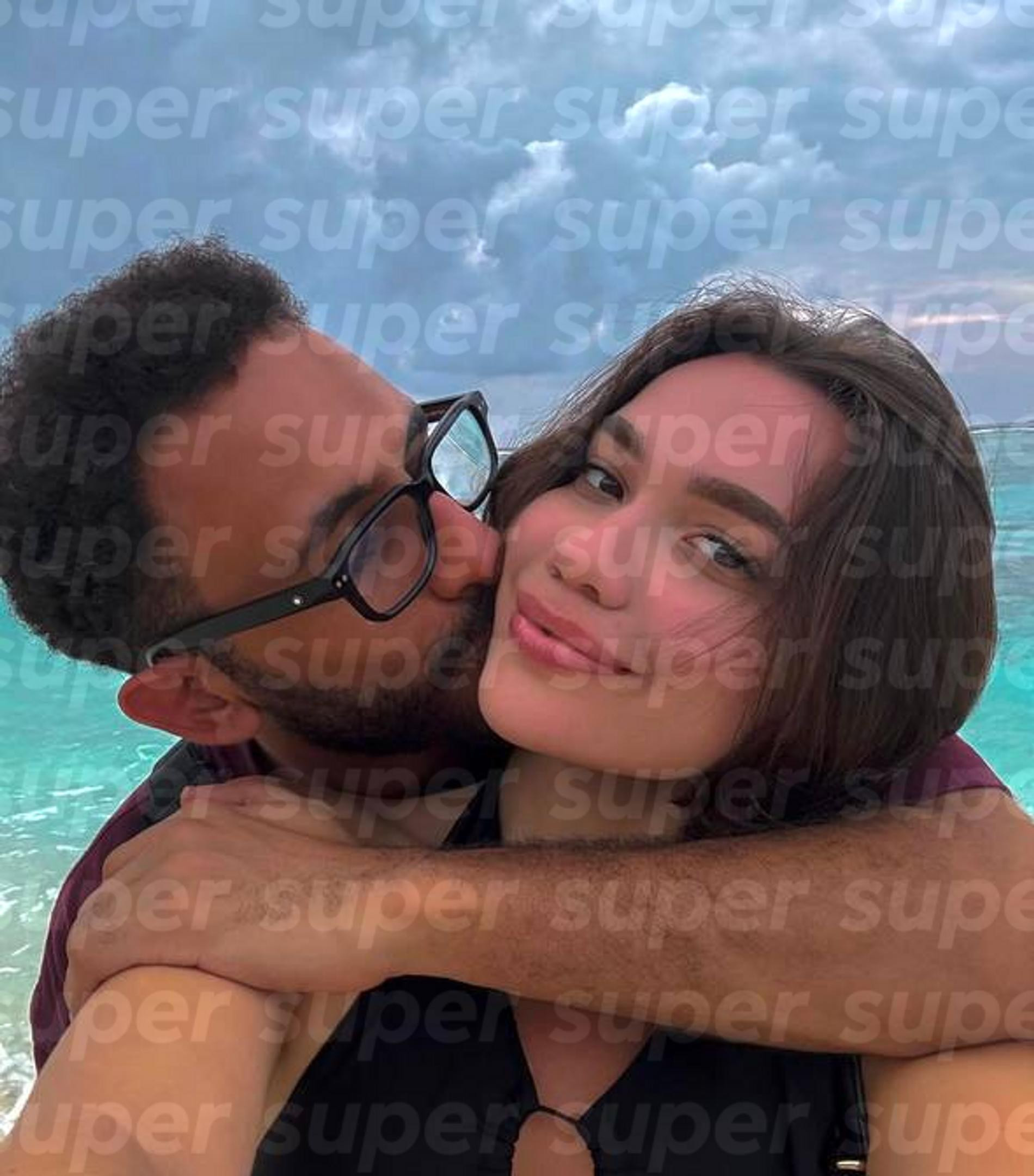 Анна, с которой переписывался Арай Чобанян, и ее новый парень. Фото: соцсети героини материала