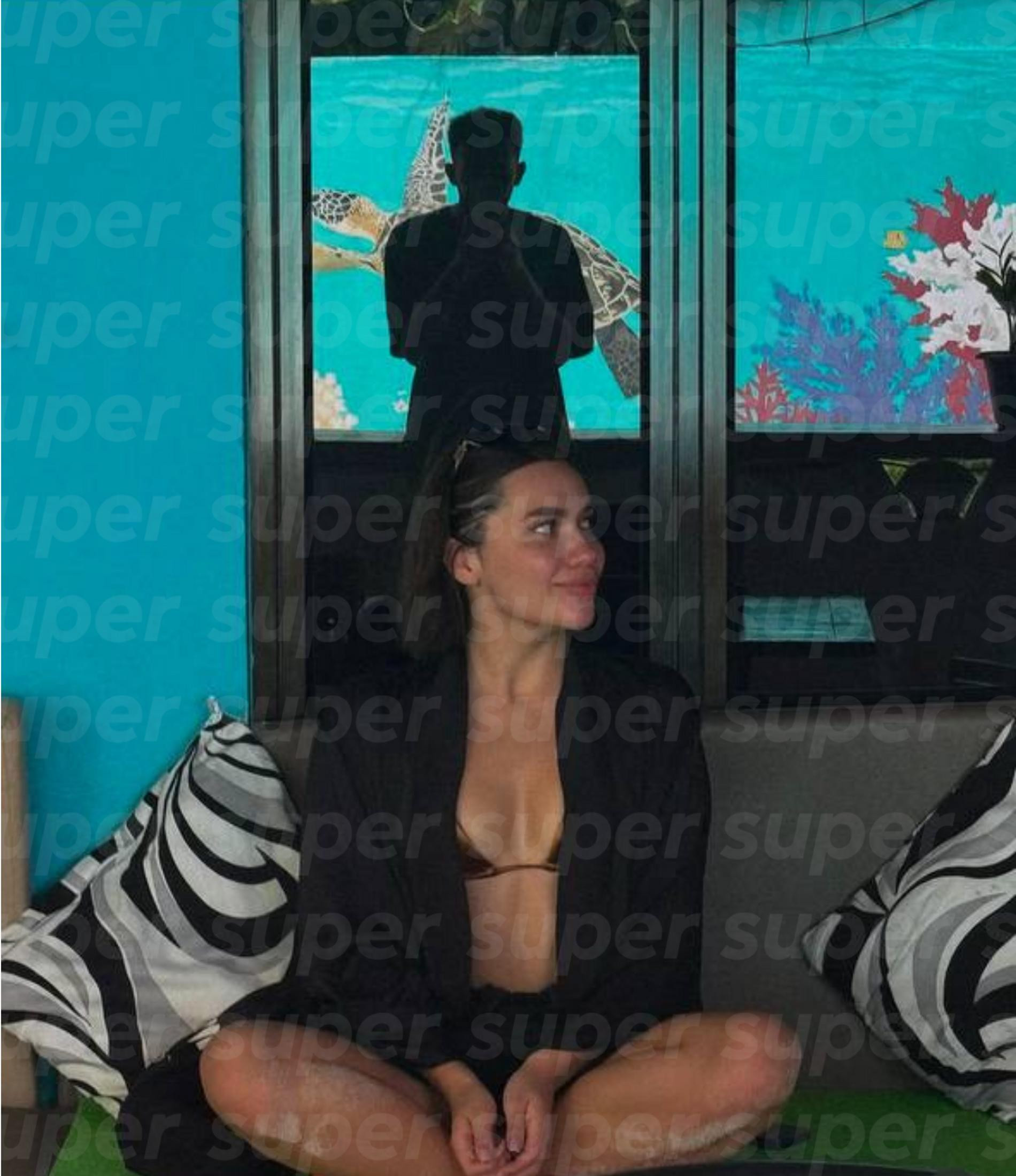 Анна, с которой переписывался Арай Чобанян, и ее новый парень. Фото: соцсети героини материала