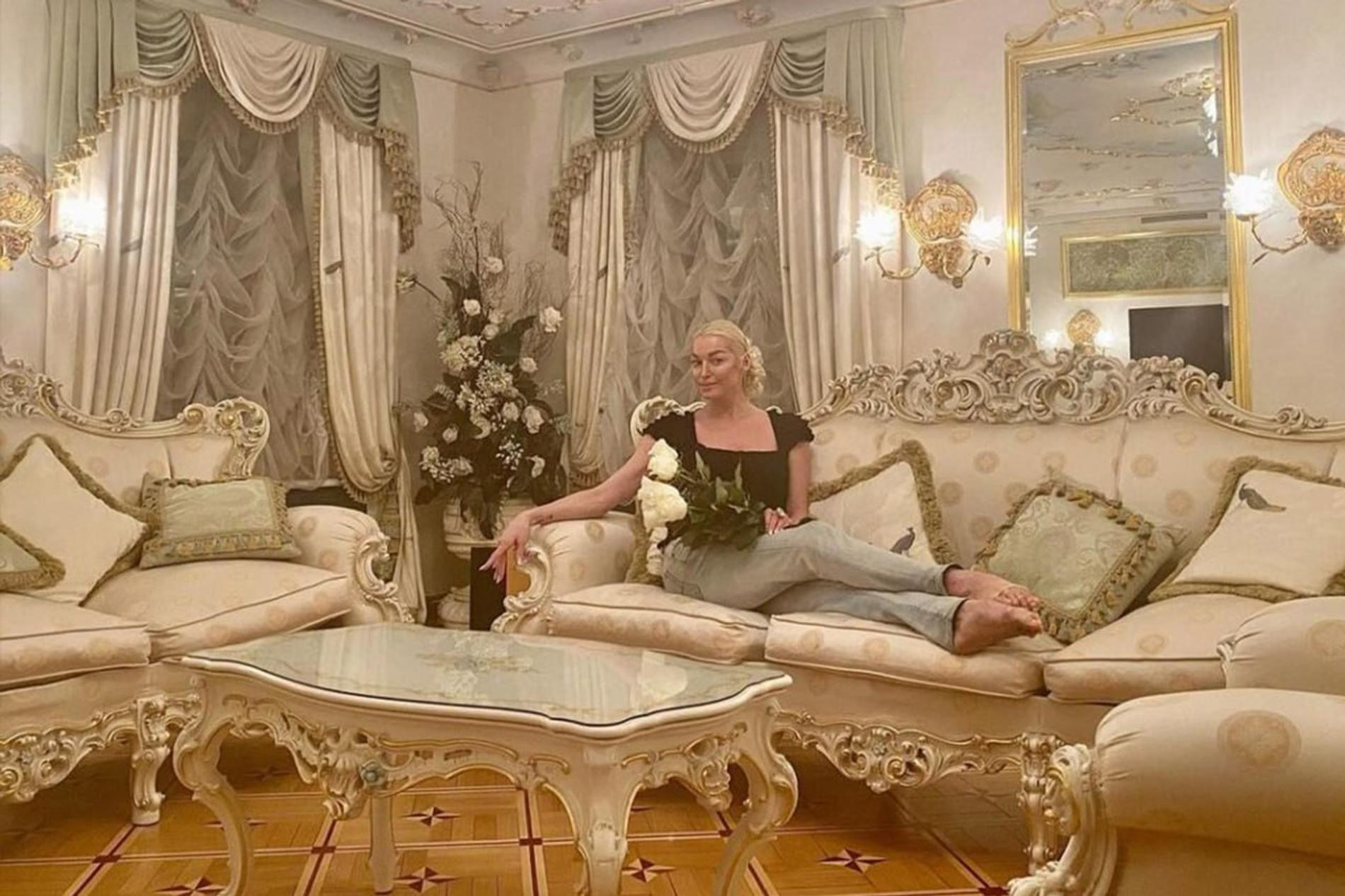 Квартира Анастасии Волочковой в центре Петербурга. Фото: Telegram @shot_shot