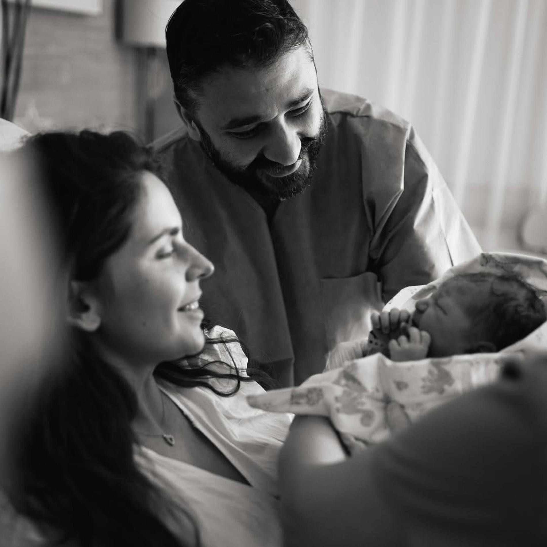 Лиза Моряк и Сарик Андреасян с новорожденной дочерью Шарлиз. Фото: Инстаграм* @moryakliza