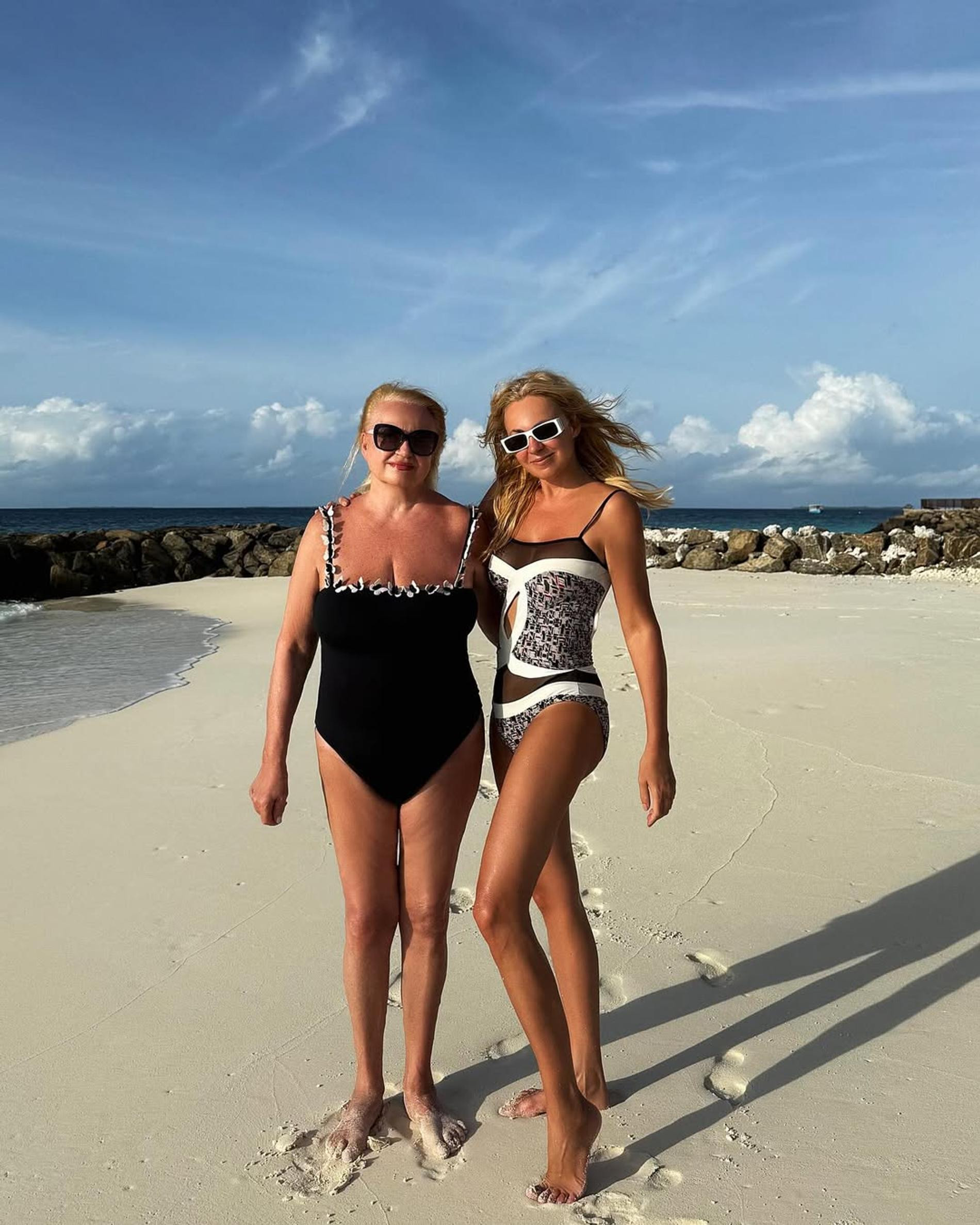 Яна Рудковская с мамой. Фото: Инстаграм (запрещён в РФ) @rudkovskayaofficial