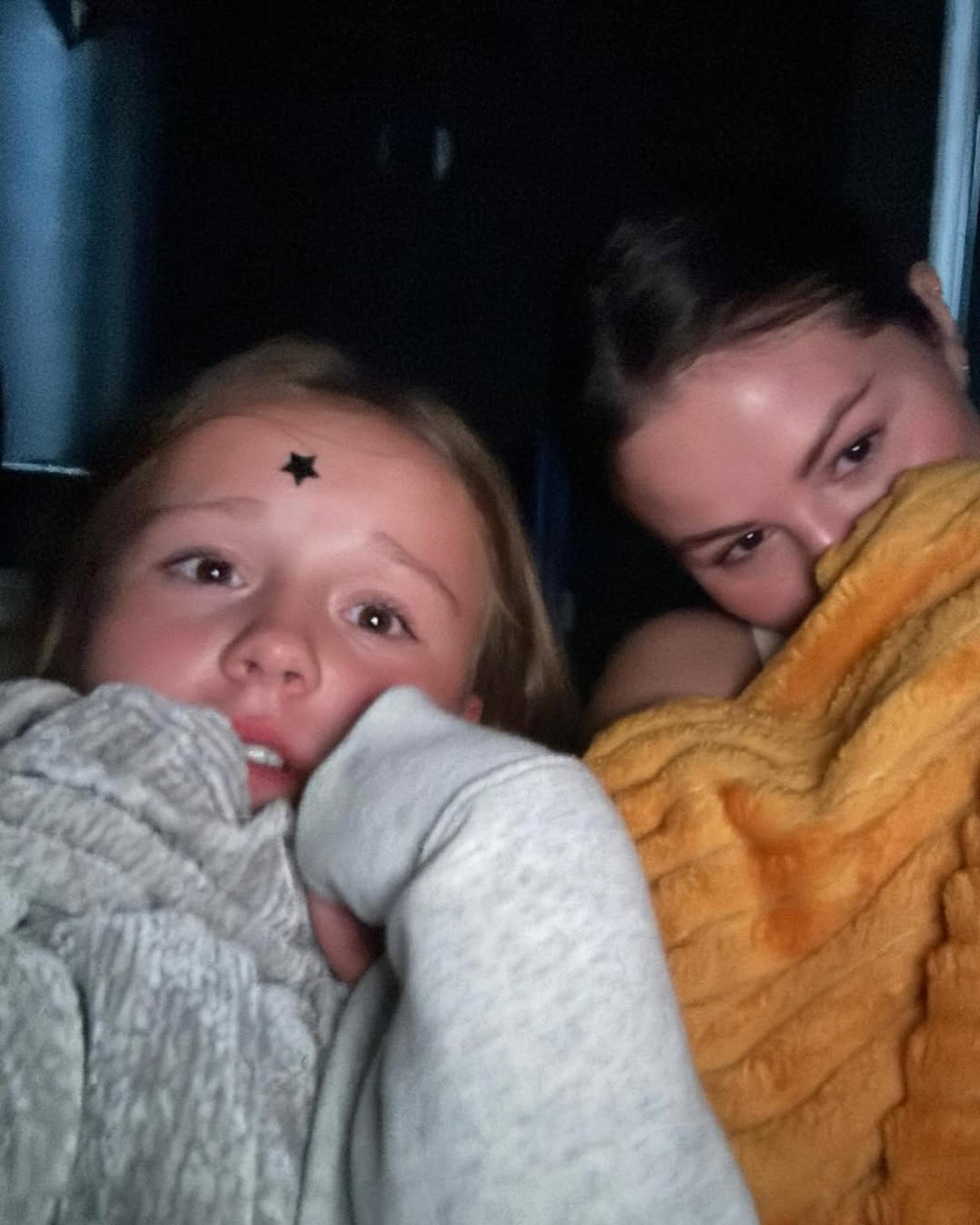 Селена Гомес с сестрой Грейси Эллиот Тифи. Фото: Инстаграм* @selenagomez