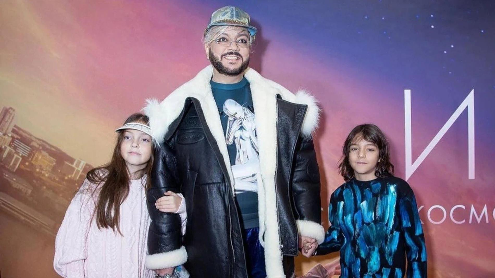 Филипп Киркоров с детьми. Фото: Инстаграм (запрещён в РФ) @fkirkorov