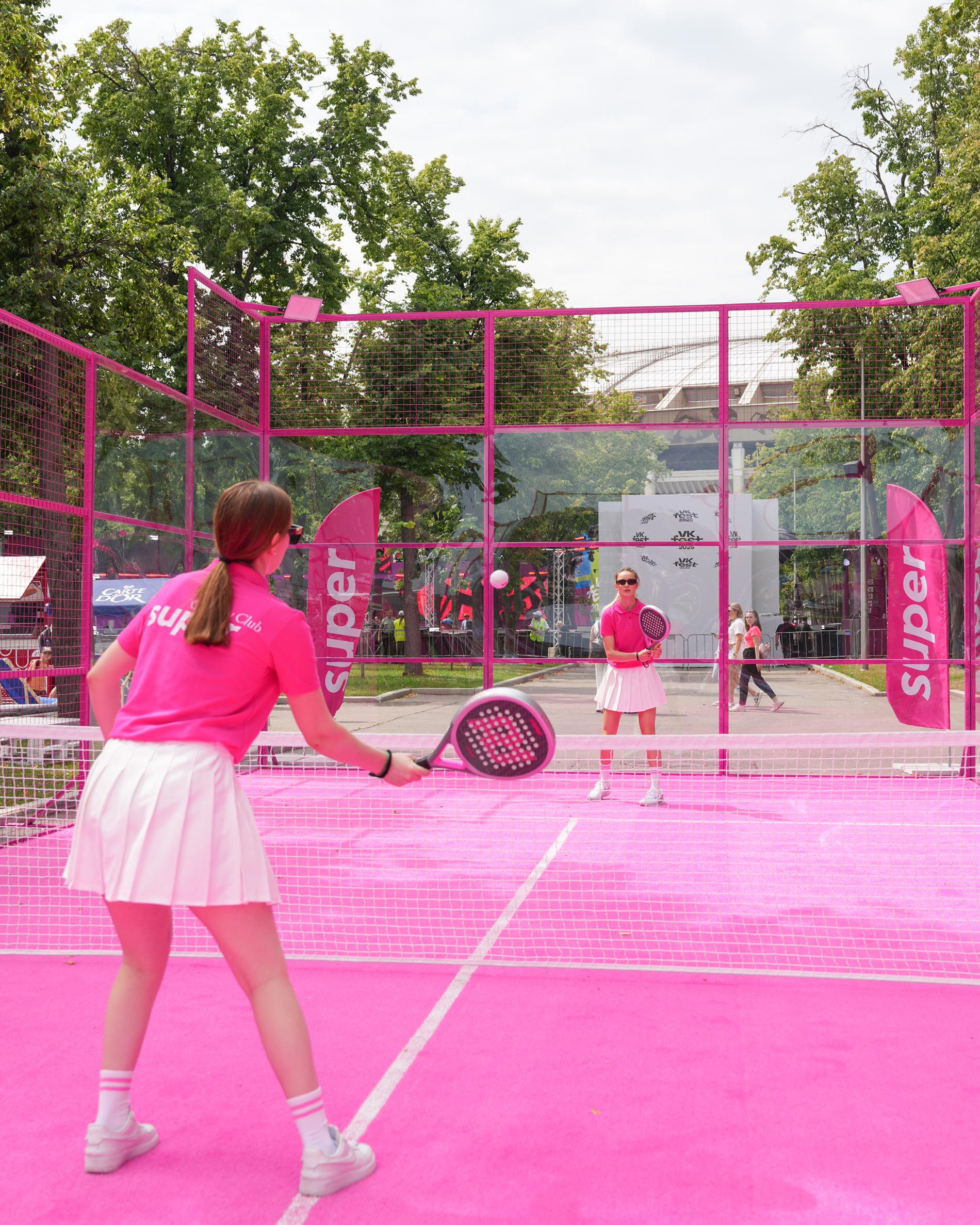 Атмосфера в Super Country Club.