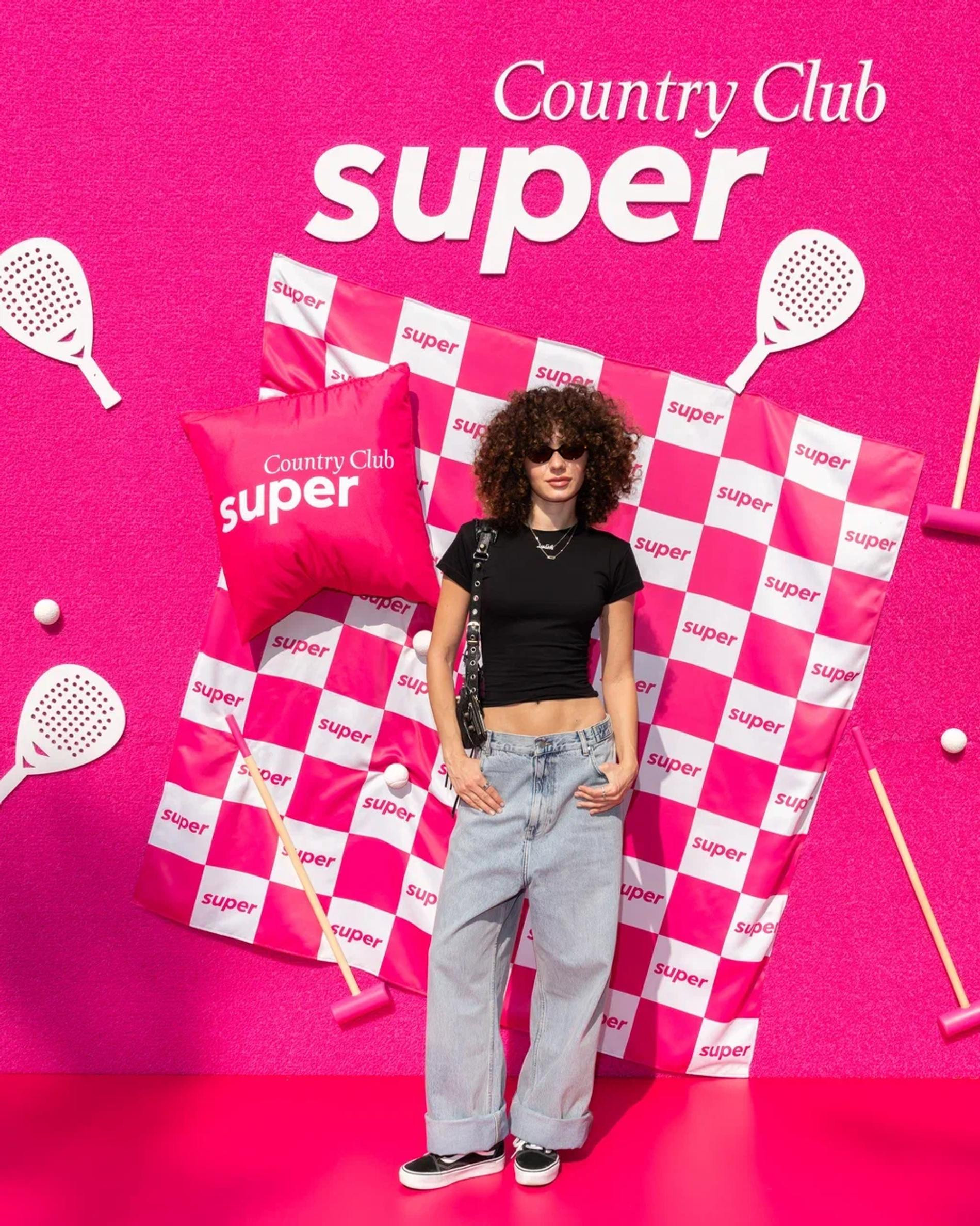 Саня Бекер. Фото: Super