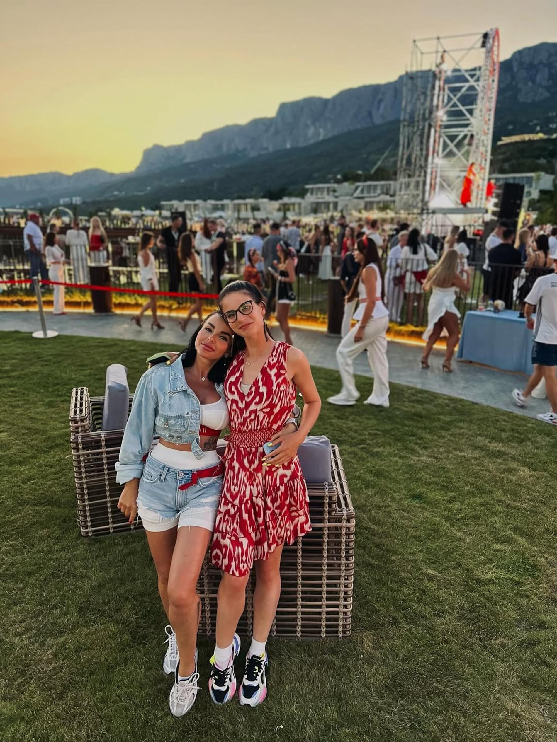 Юлия Волкова с дочерью Викторией. Фото: Инстаграм* @official_juliavolkova