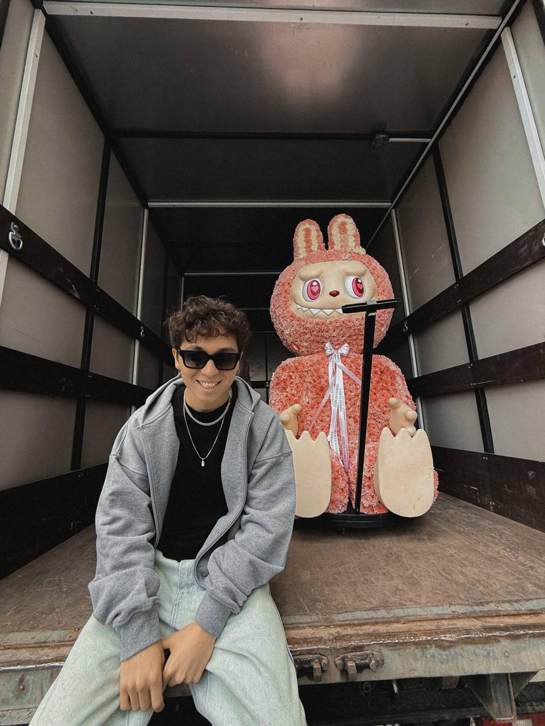 Рахим Абрамов и Лабубу. Фото: телеграм-канал героя материала 