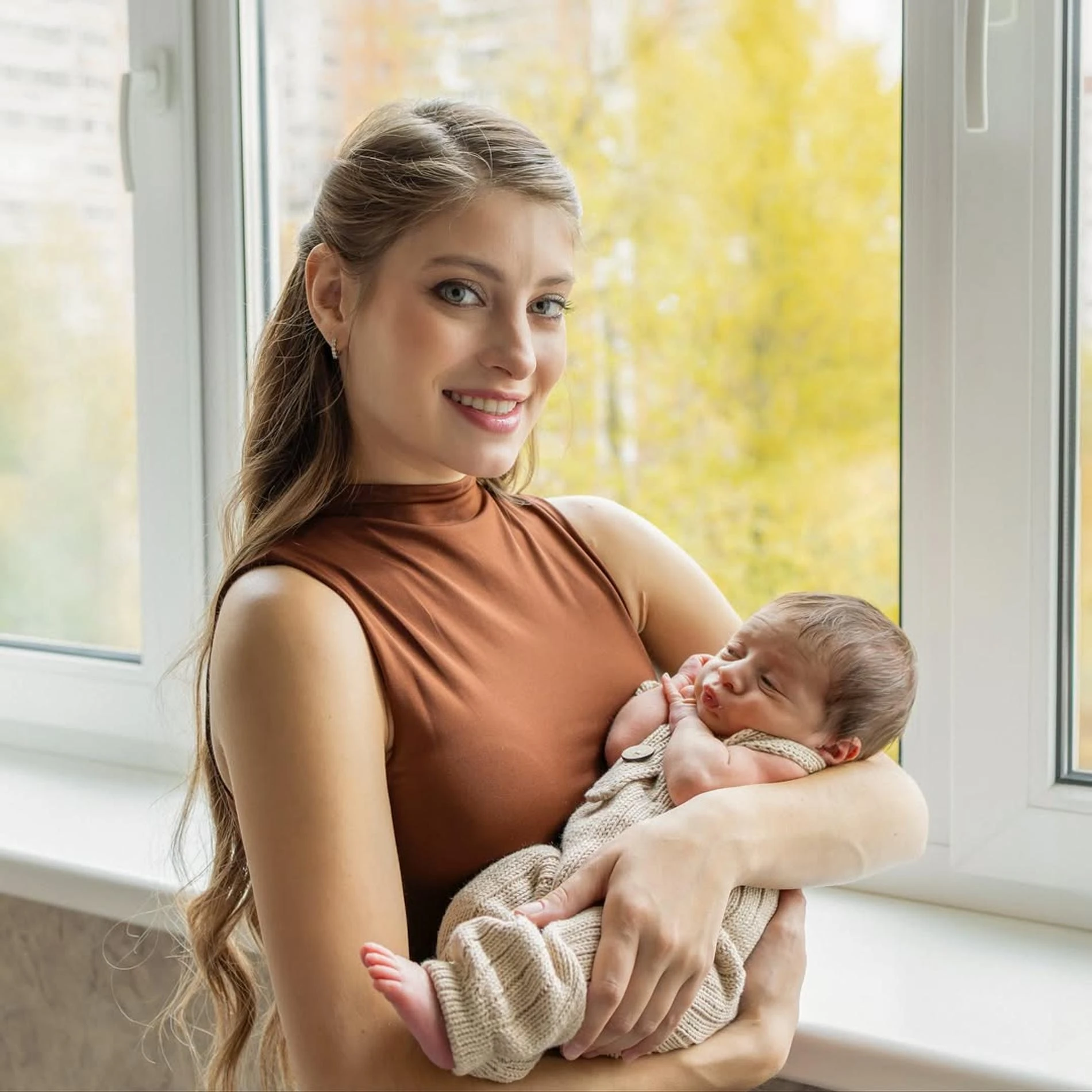 Алёна Косторная с сыном. Фото: Инстаграм (запрещён в РФ) @aliona_officialnew