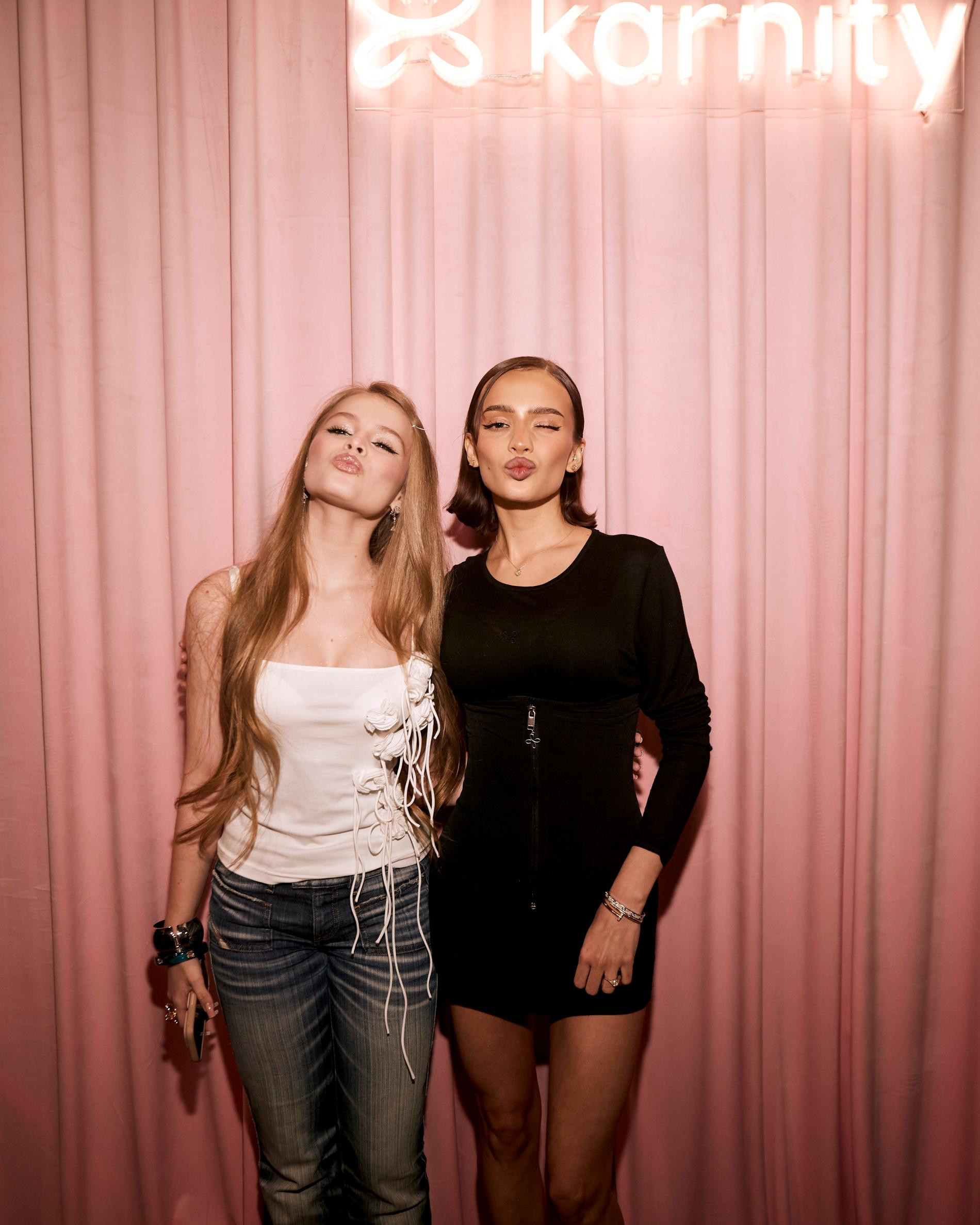 Милана Star и Валя Карнавал. Фото: Пресс-служба