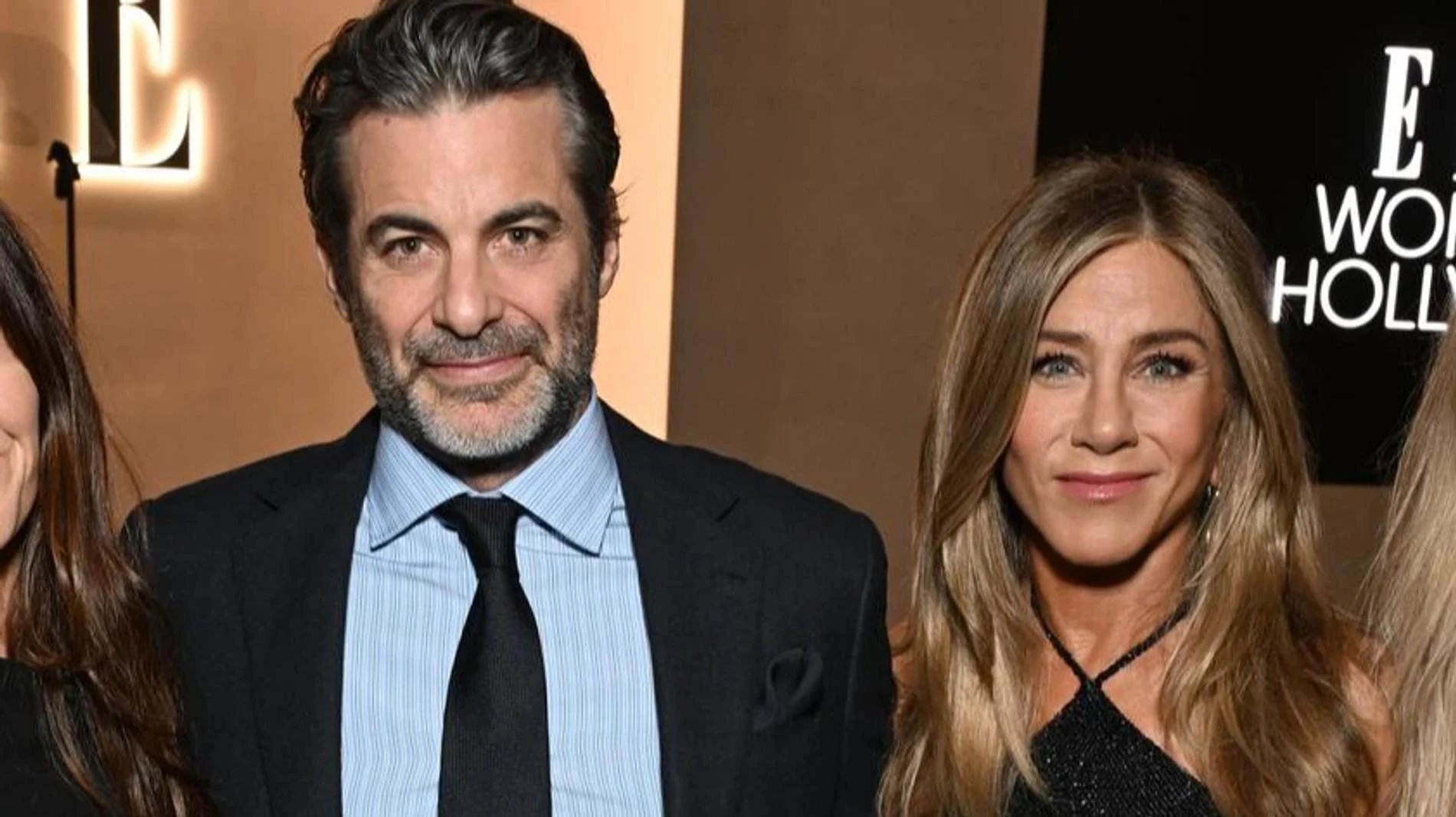 Дженнифер Энистон и Джим Кёртис. Фото: Getty Images