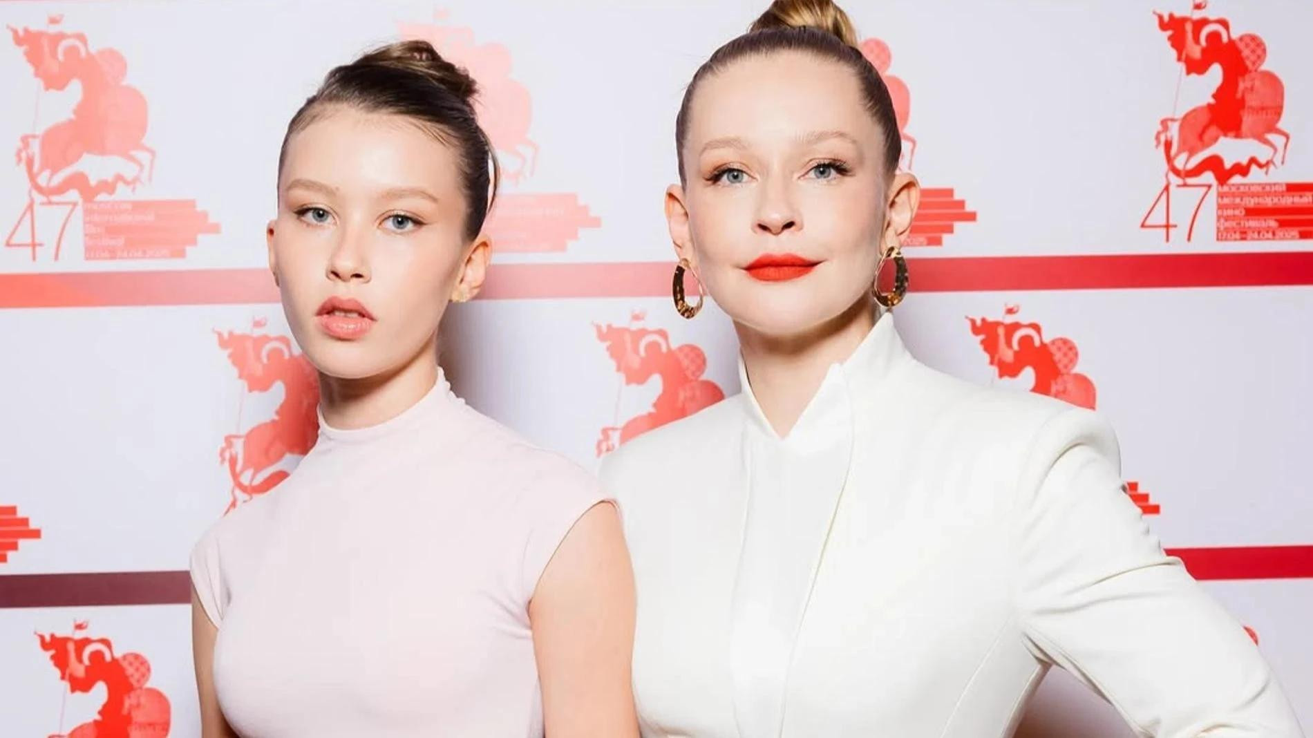 Юлия Пересильд с дочерью Анной. Фото: Instagram (Запрещён в РФ) @juliaperesild