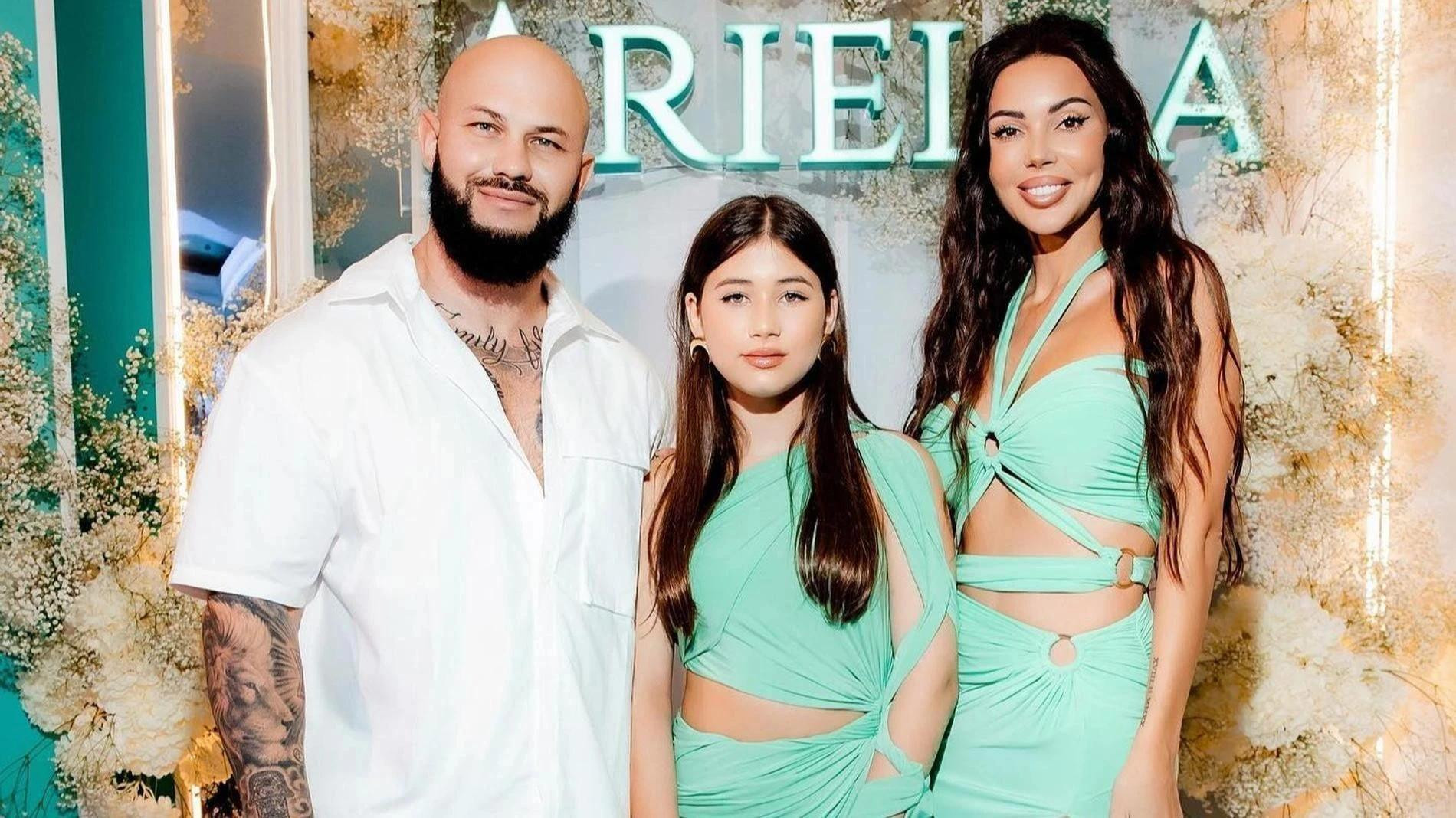 Джиган и Оксана Самойлова с дочерью Ариелой. Фото: Инстаграм (запрещён в РФ) @samoylovaoxana