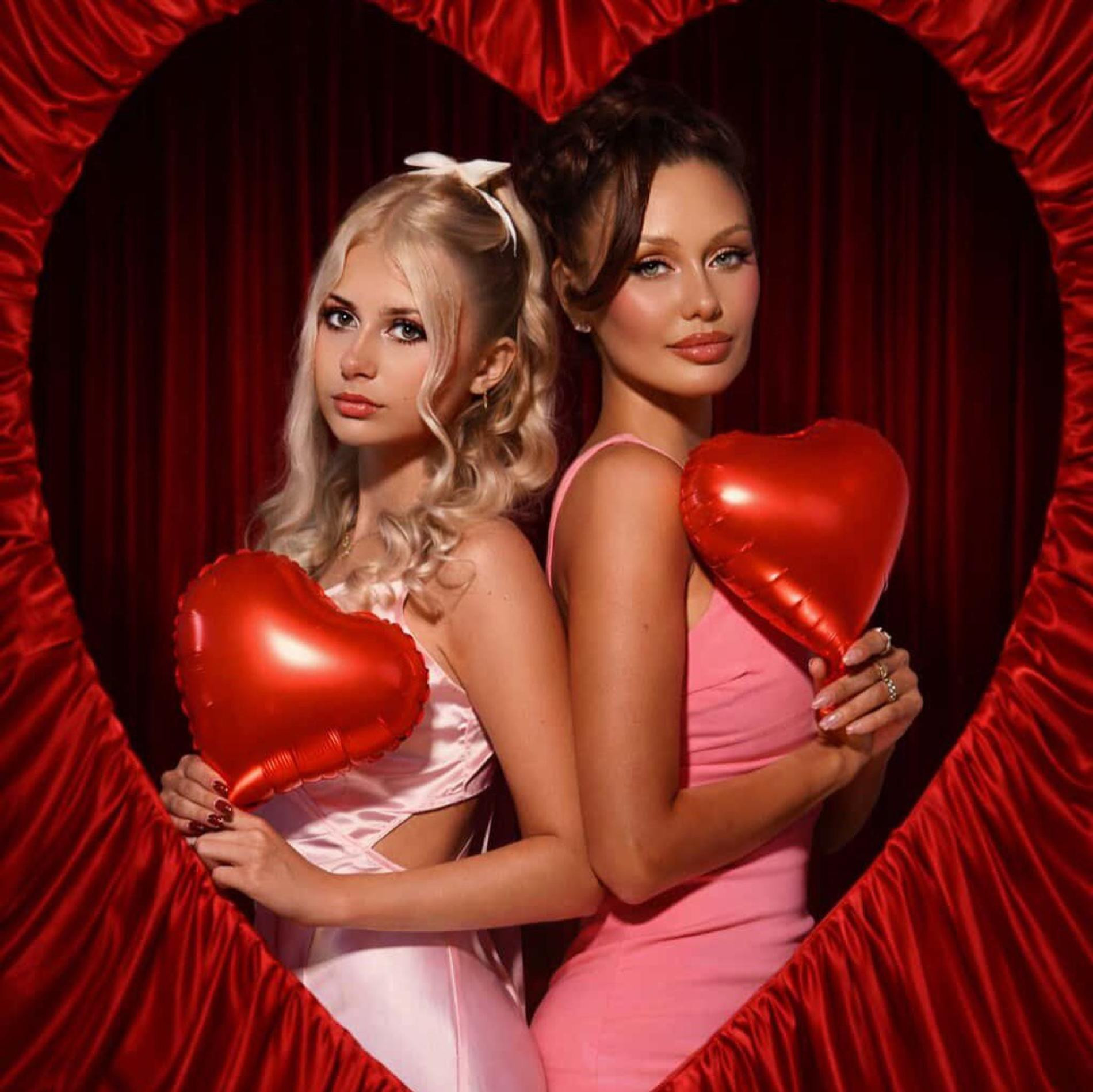 Виктория Боня с дочерью. Фото: Инстаграм (запрещён в РФ) @victoriabonya