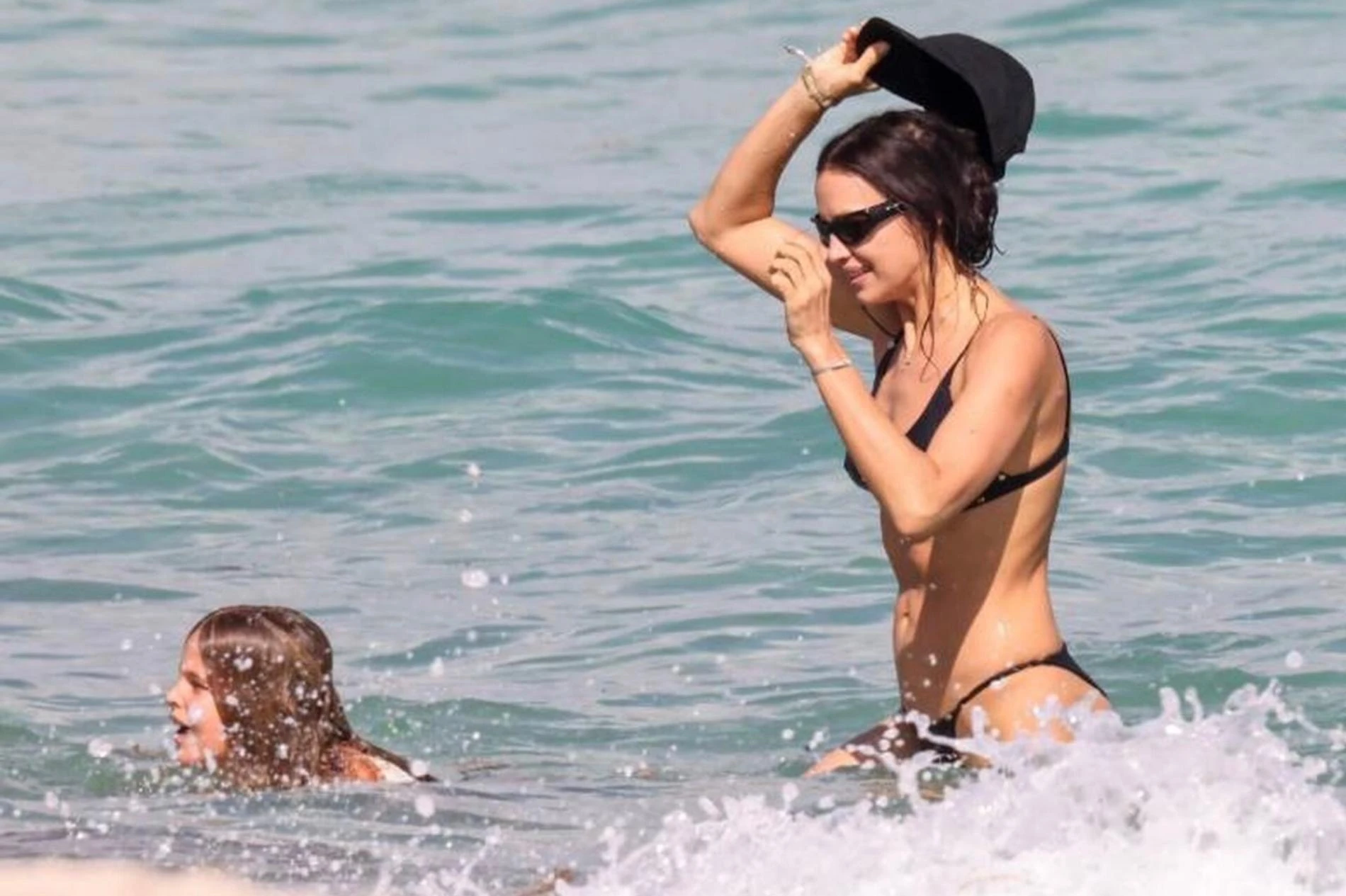 Ирина Шейк с дочкой Леей. Фото: Daily Mail