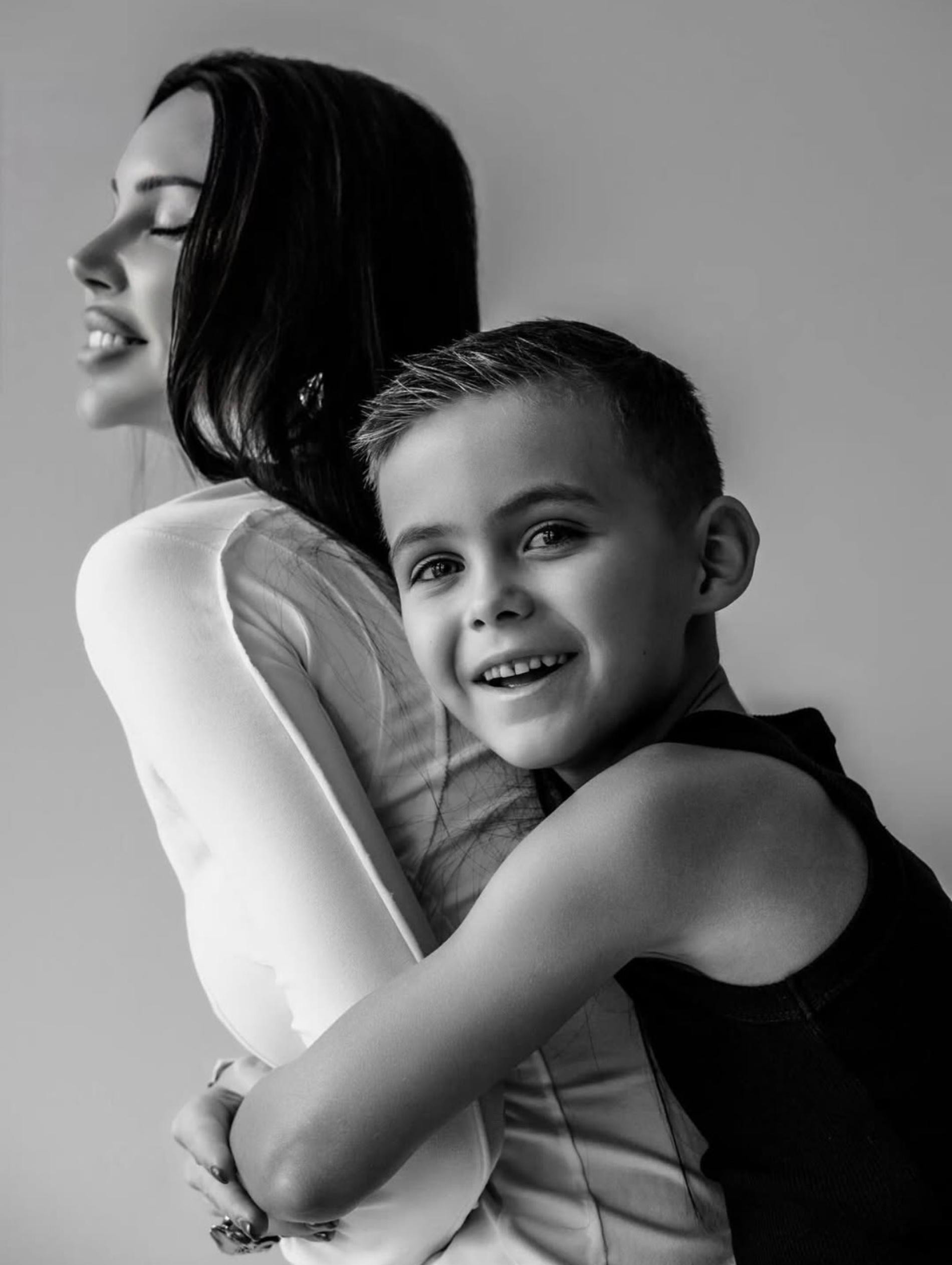 Оксана Самойлова с сыном Давидом. Фото: Инстаграм (запрещён в РФ) @samoylovaoxana