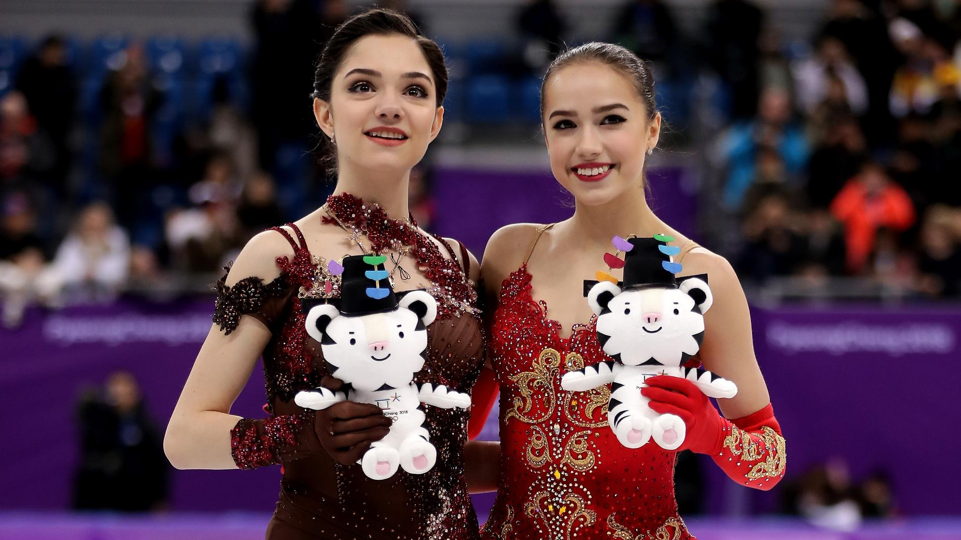 Евгения Медведева и Алина Загитова. Фото: Getty Images