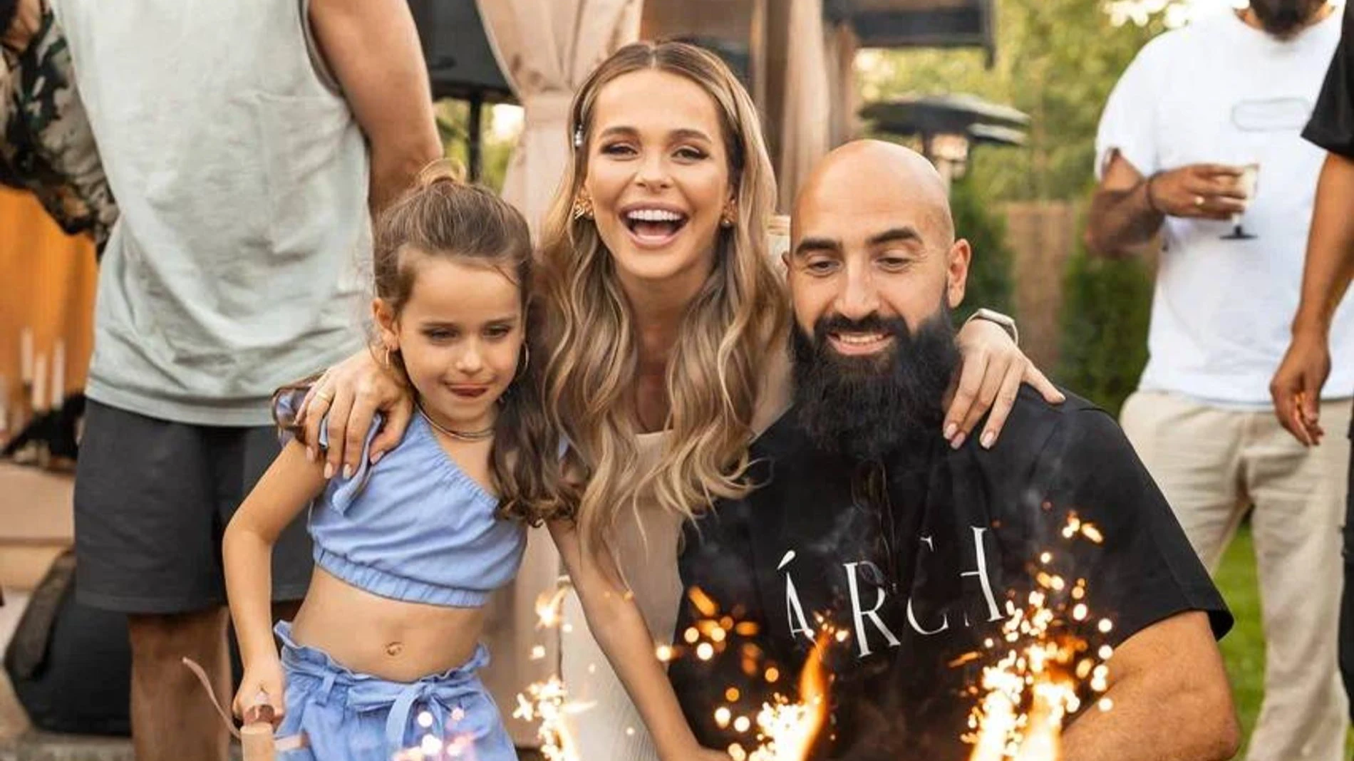 Анна Хилькевич с мужем и дочерью. Фото: телеграм @khilkevich_anna