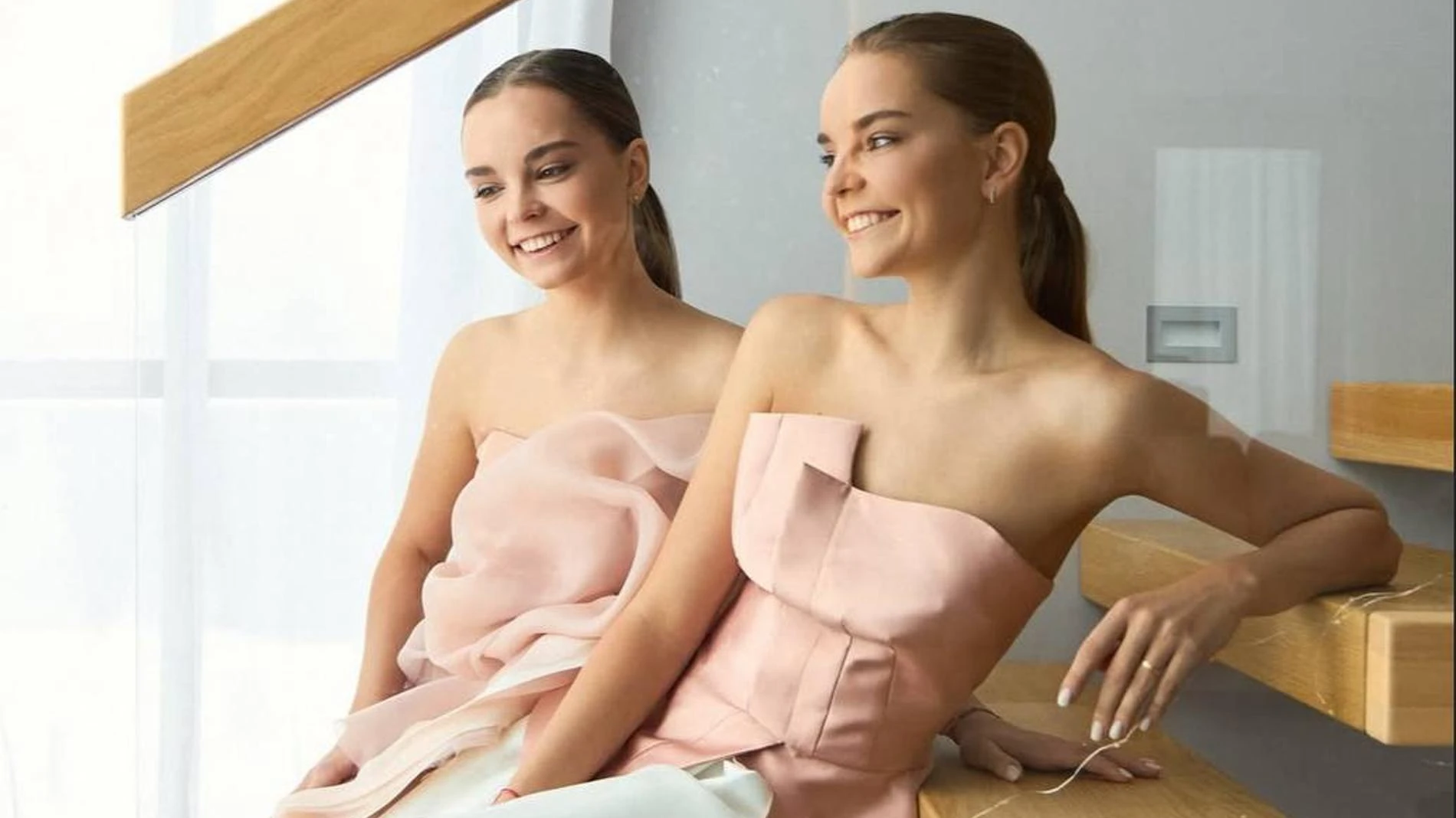 Дина Аверина и Арина Аверина. Фото: Instagram (запрещён в РФ) @arishadina1998