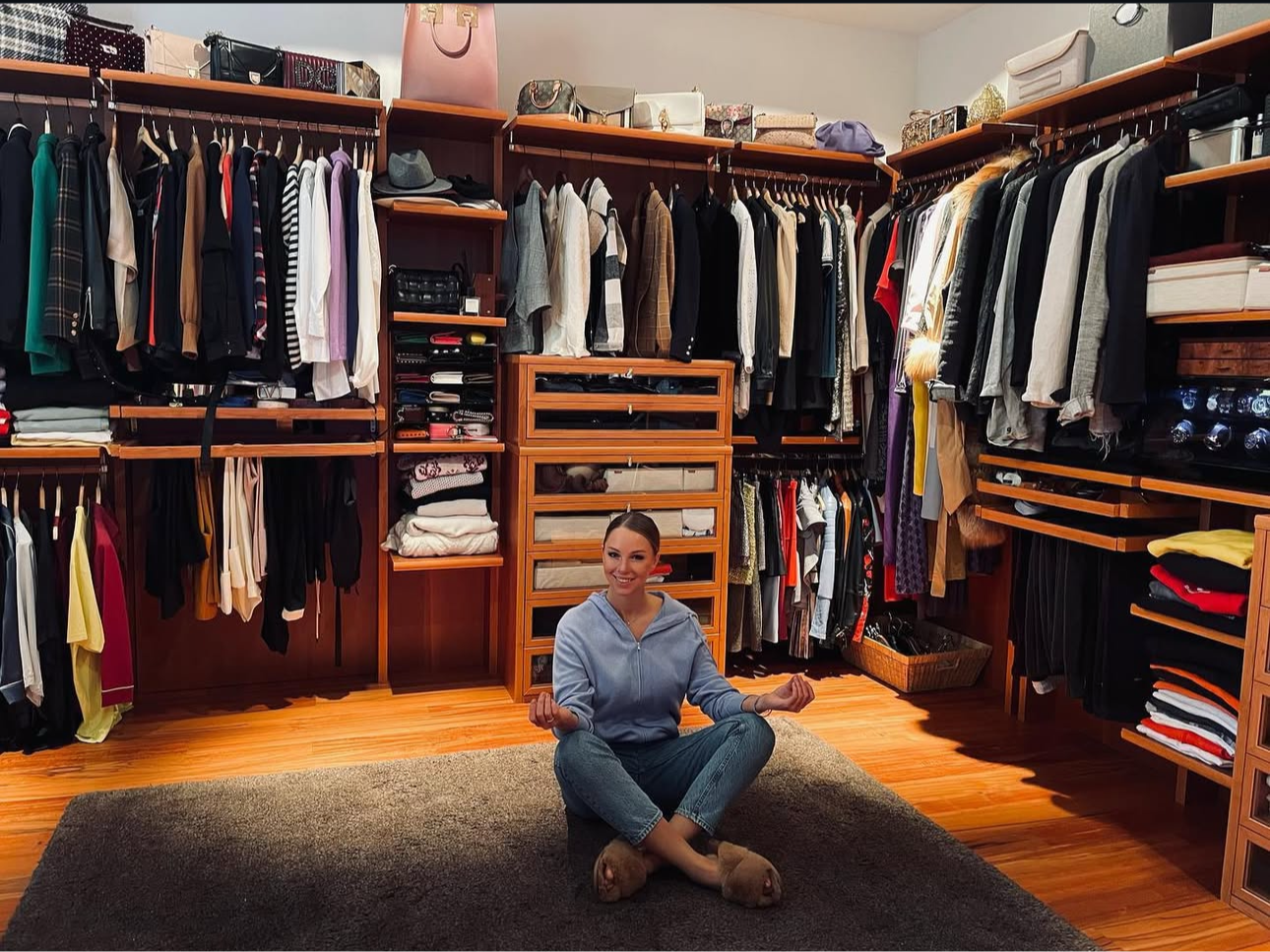 Гардеробная в доме Дибровых. Фото: Инстаграм (запрещён в РФ) @polinadibrova