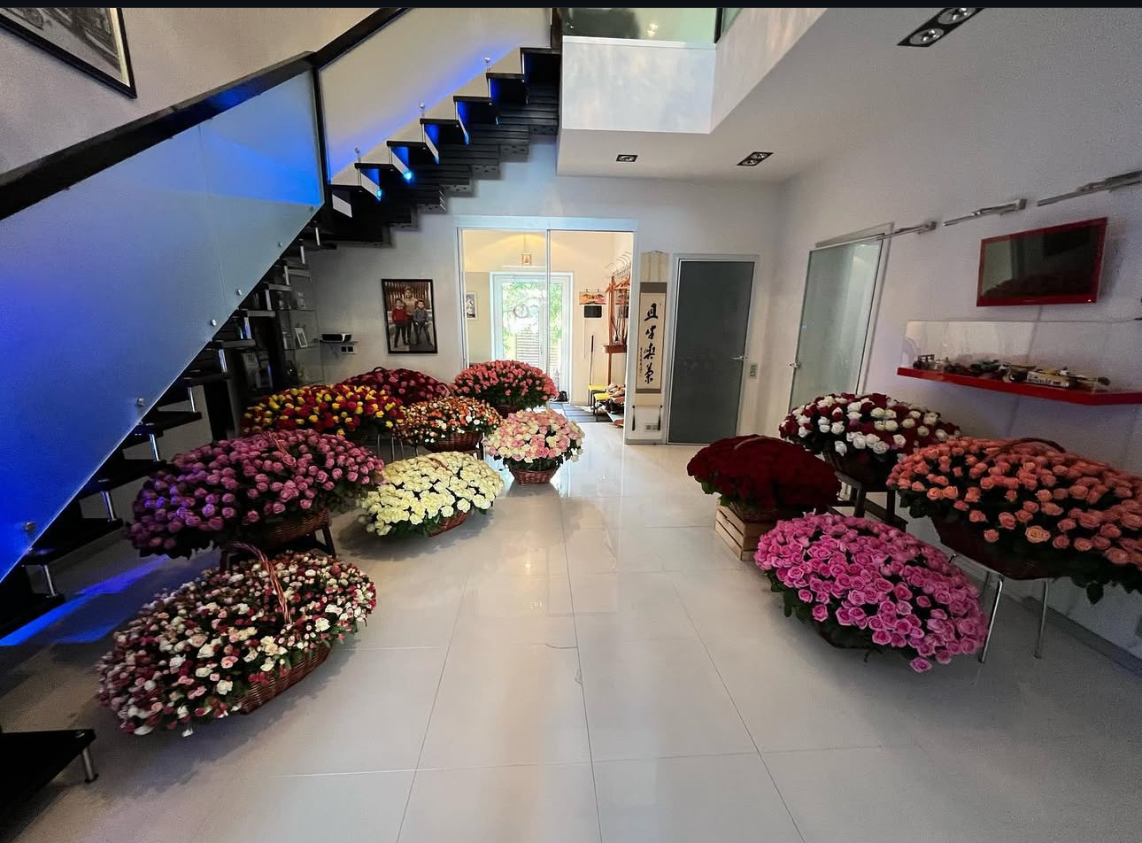 Лестница между этажами в доме Дибровых. Фото: Инстаграм (запрещён в РФ) @polinadibrova