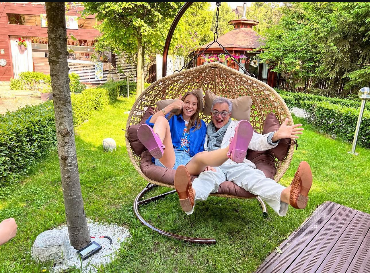 Территория участка у дома. Фото: Инстаграм (запрещён в РФ) @polinadibrova