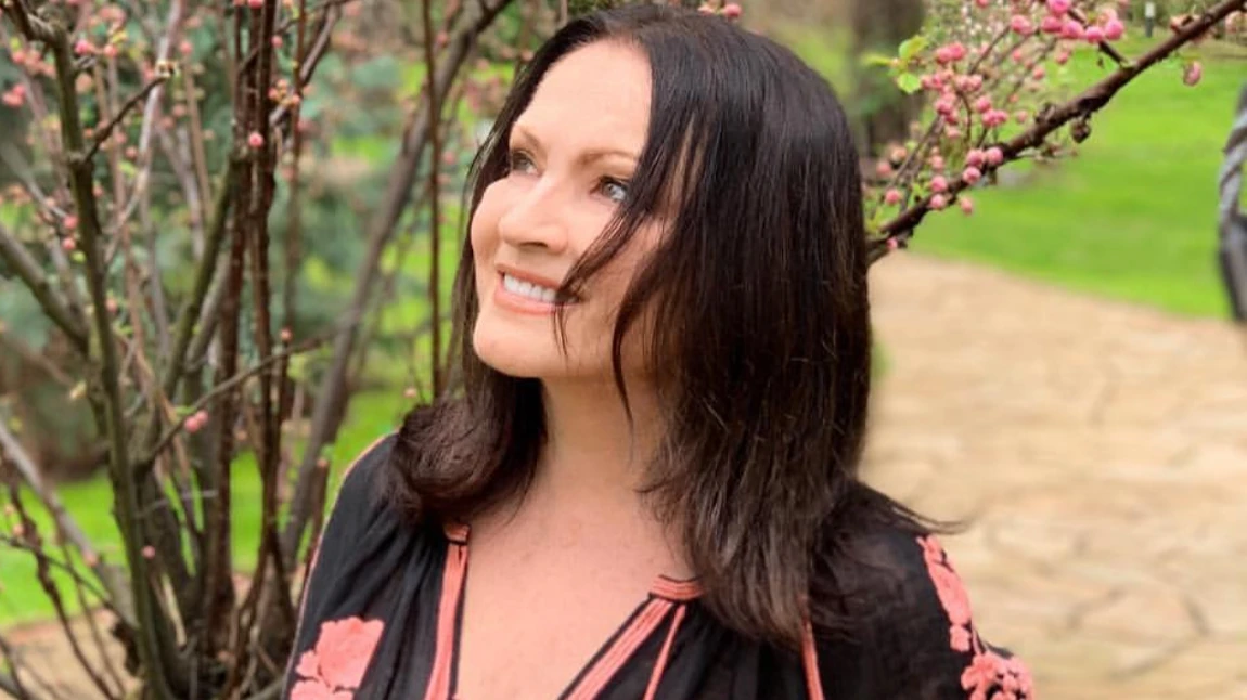 София Ротару: Instagram (Запрещён в РФ) @sofiarotaru.official