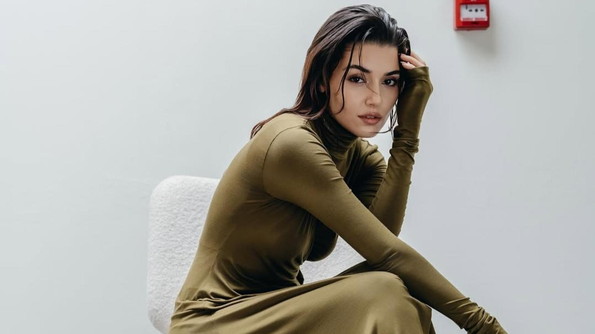 Ханде Эрчел. Фото: Инстаграм* @handemiyy