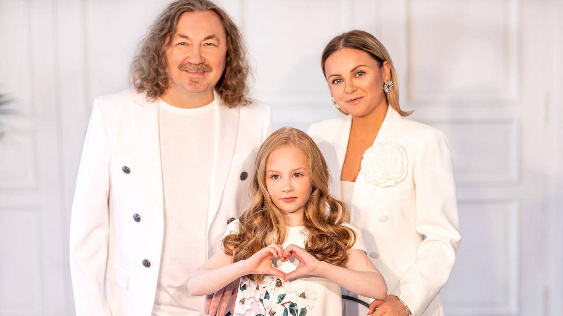 Игорь Николаев с супругой и дочерью. Фото: Telegram @igornikolaev_music