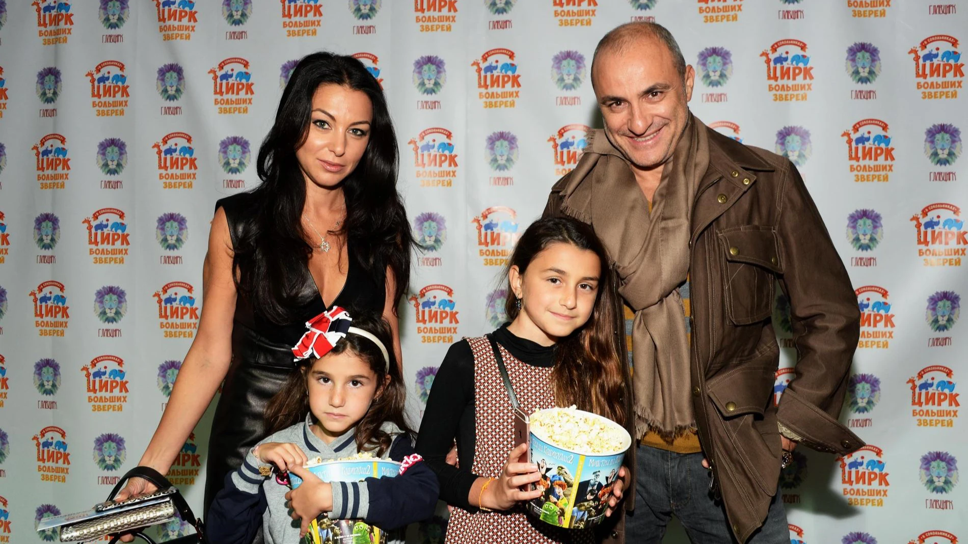 Михаил Турецкий с женой и детьми. Фото: Legion-Media