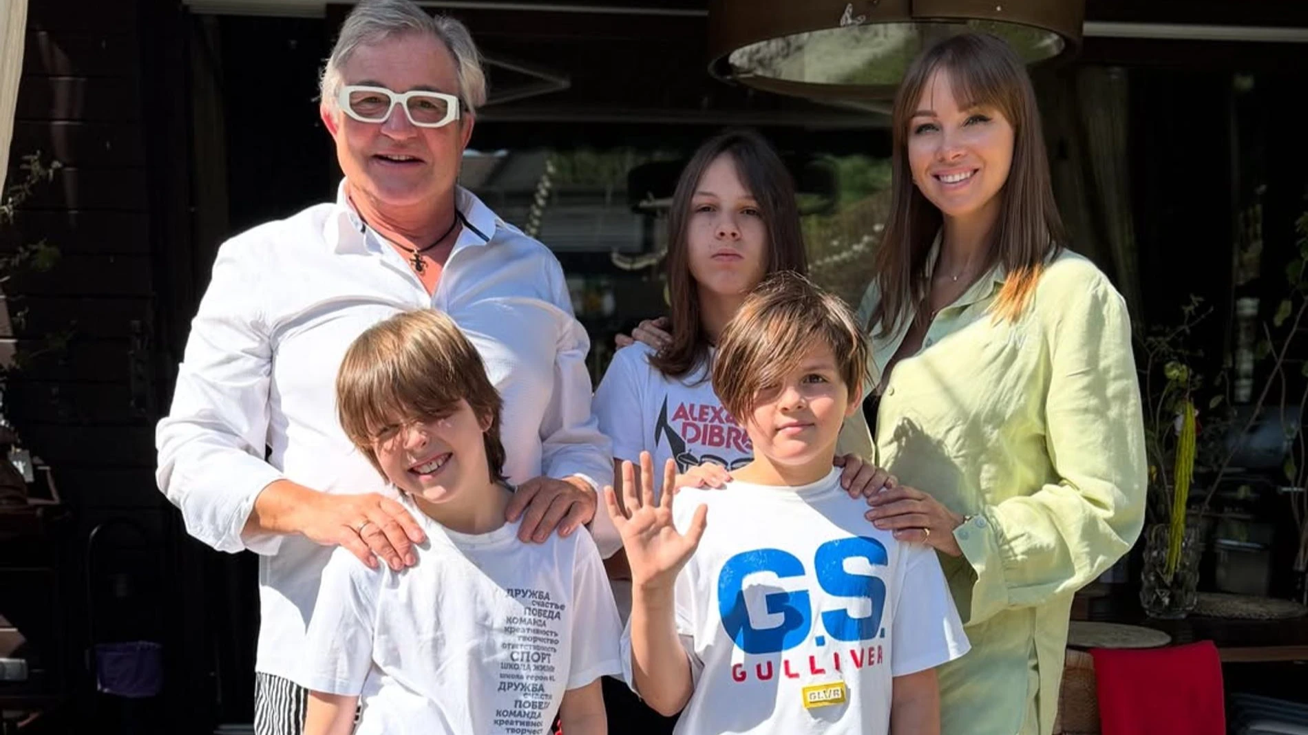 Дмитрия и Полина Диброва с сыновьями. Фото: Инстаграм (запрещён в РФ) @polinadibrova