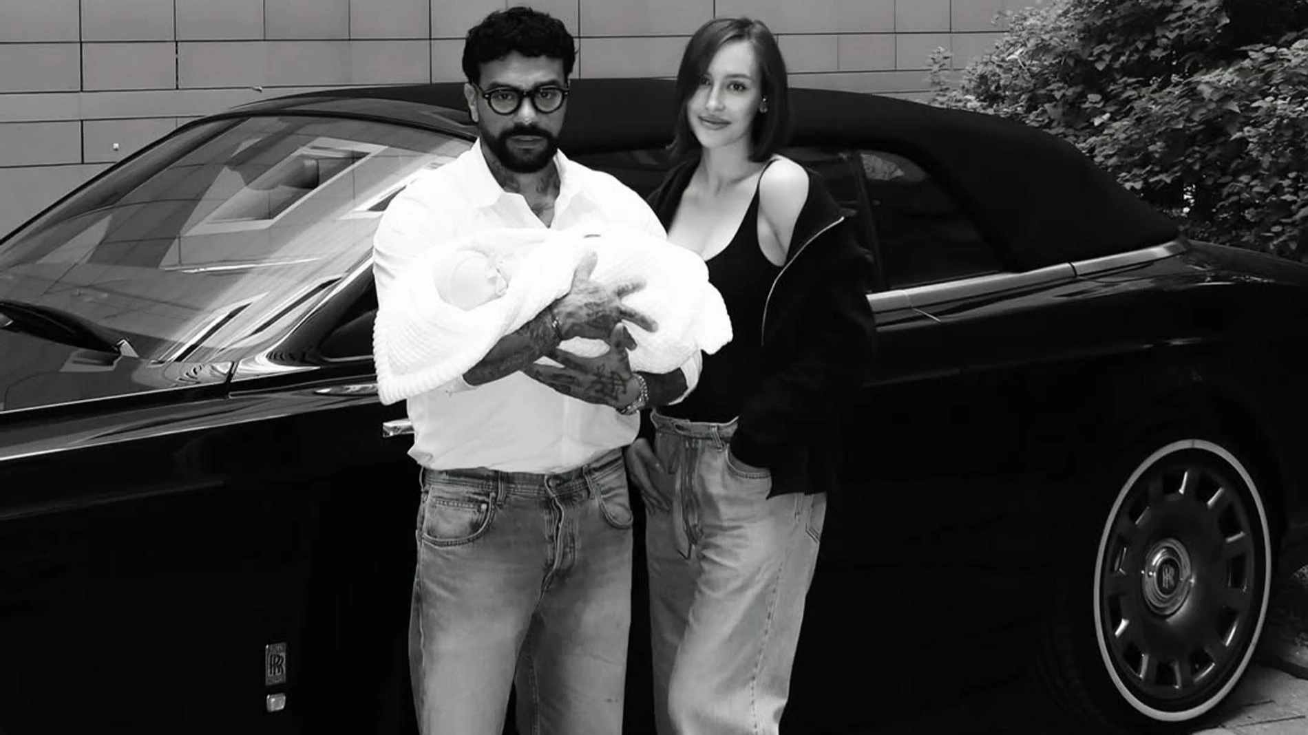 Валентина Иванова и Тимати с дочерью. Фото: Инстаграм (запрещён в РФ) @halfbloodval