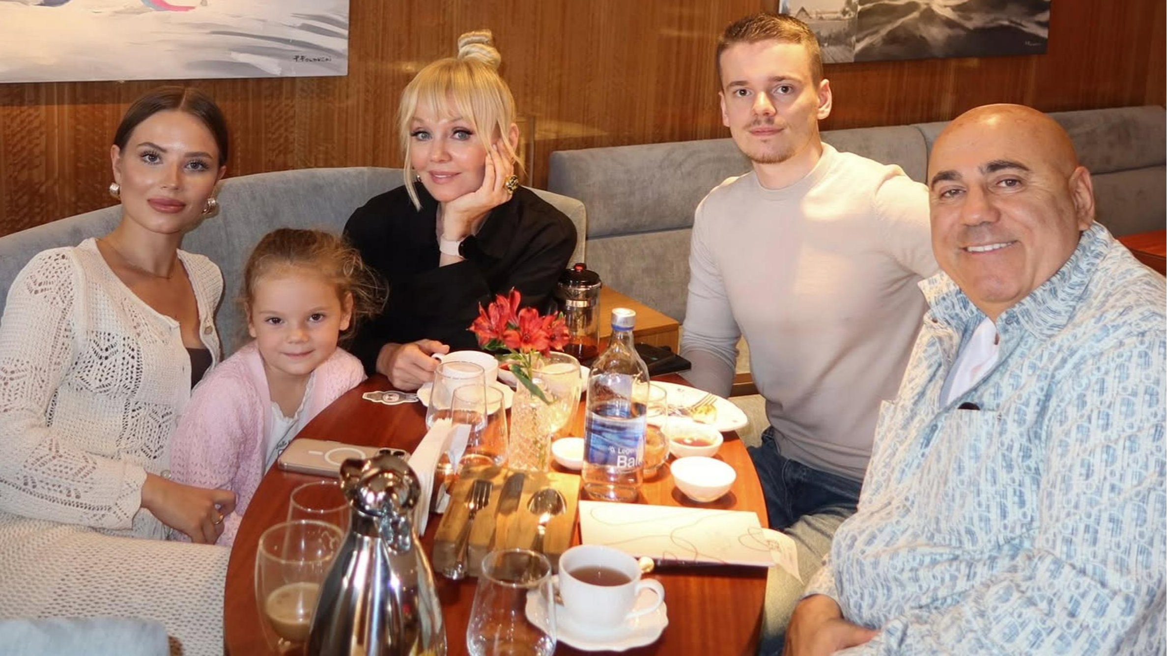 Лиана Шульгина с семьёй. Фото: Инстаграм (запрещён в РФ) @lianashulginaa