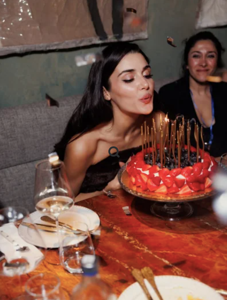 Ханде Эрчел. Фото: Инстаграм (запрещён в РФ) @handemiyy