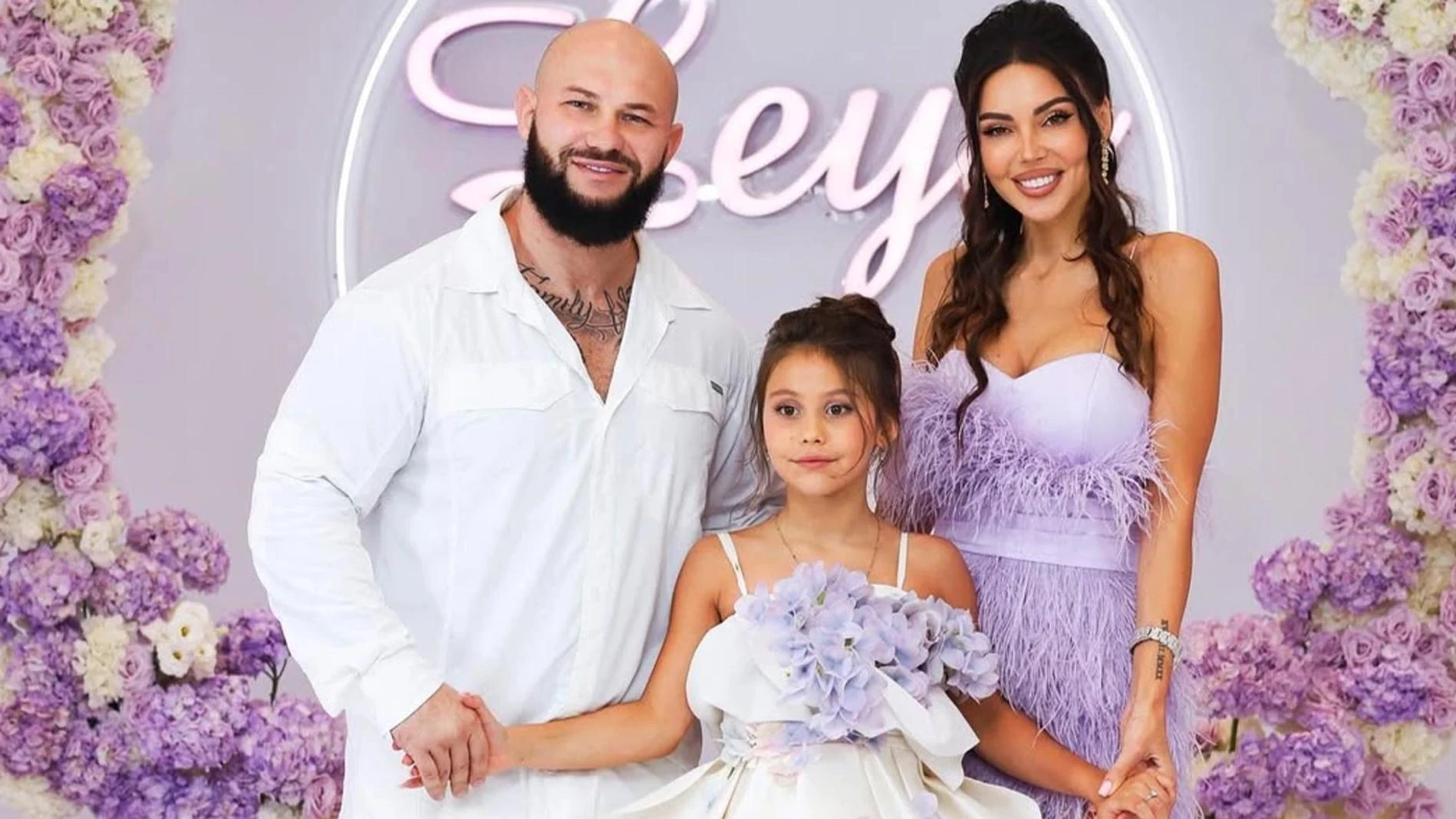 Джиган и Оксана Самойлова с дочерью Леей. Фото: Инстаграм (запрещён в РФ) @samoylovaoxana