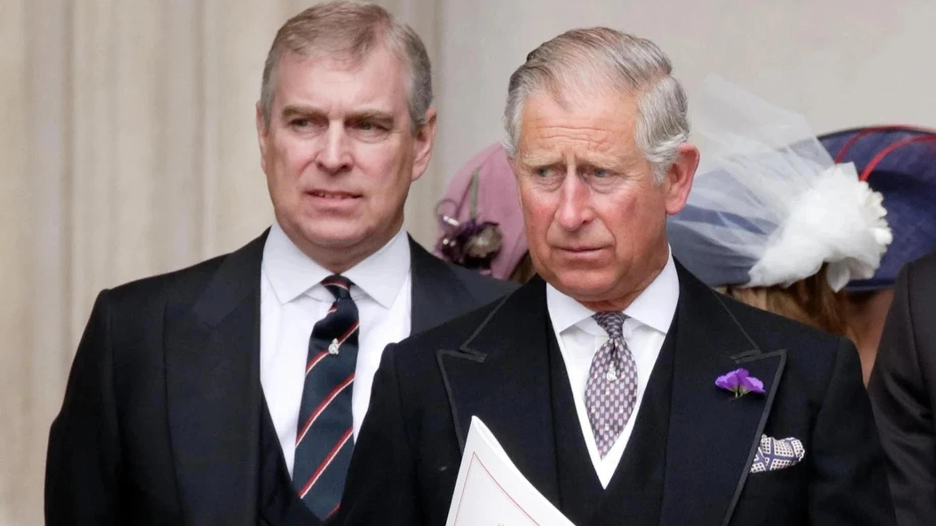 Принц Эндрю и Карл III. Фото: Getty Images