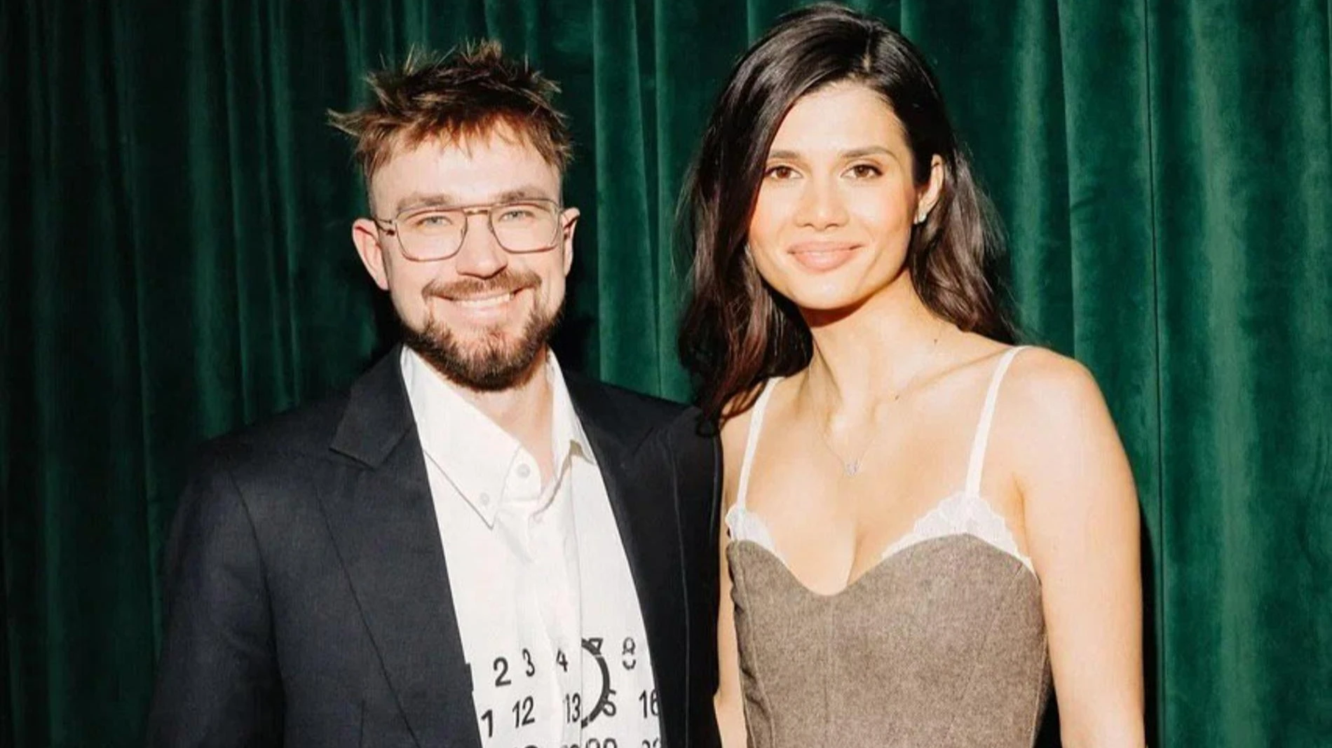 Александр Петров с супругой Викторией. Фото: Инстаграм (запрещён в РФ) @actorsashapetrov