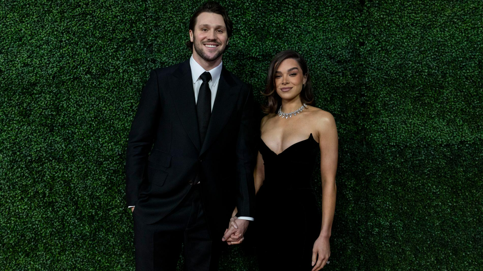 Хейли Стайнфелд и Джош Аллен. Фото: Getty images