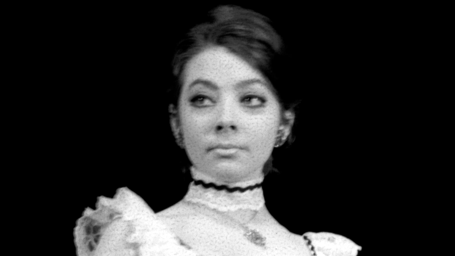 Елена Михеева. Фото: Георгий Елин/kino-teatr.ru (В дипломном спектакле "Идеальный муж")