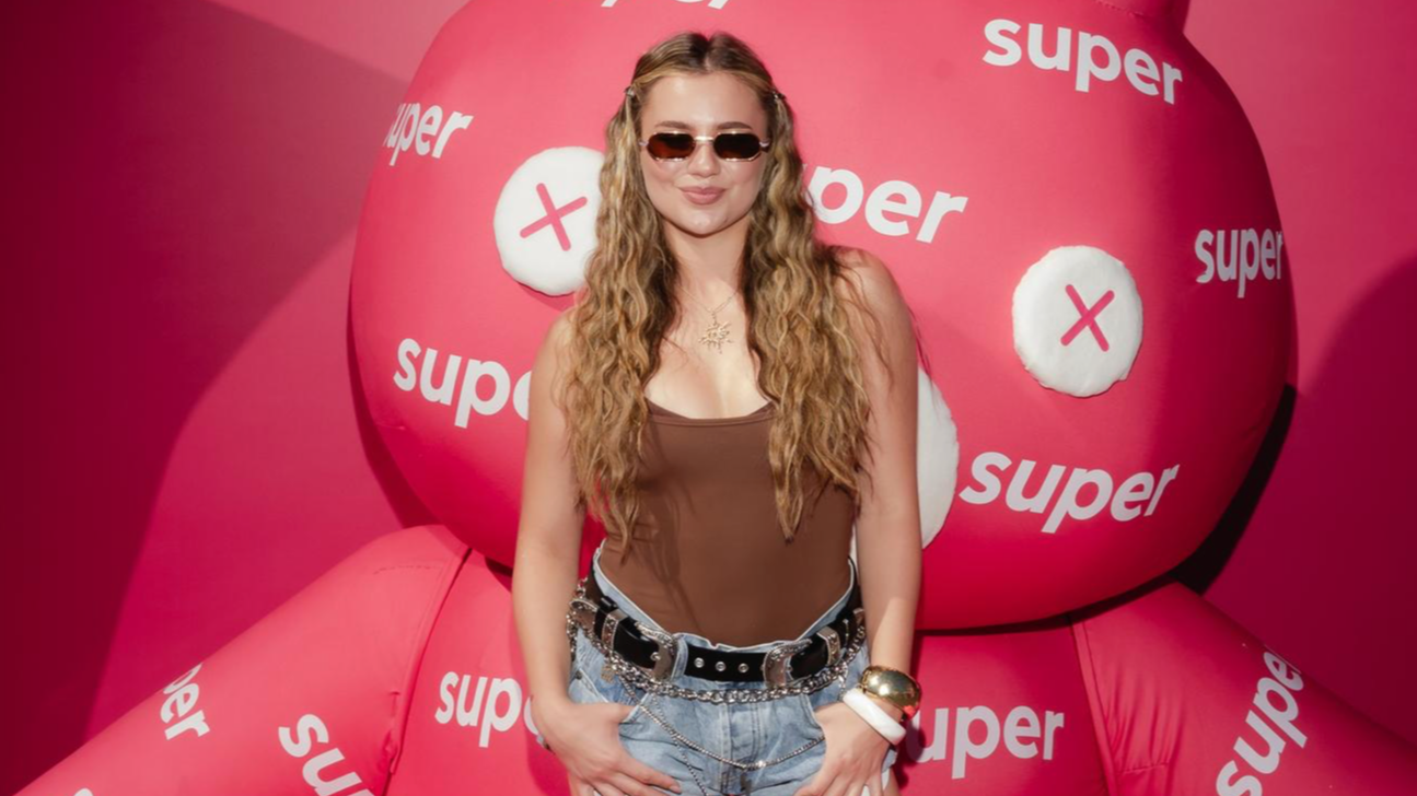 Катя Адушкина Фото: Super
