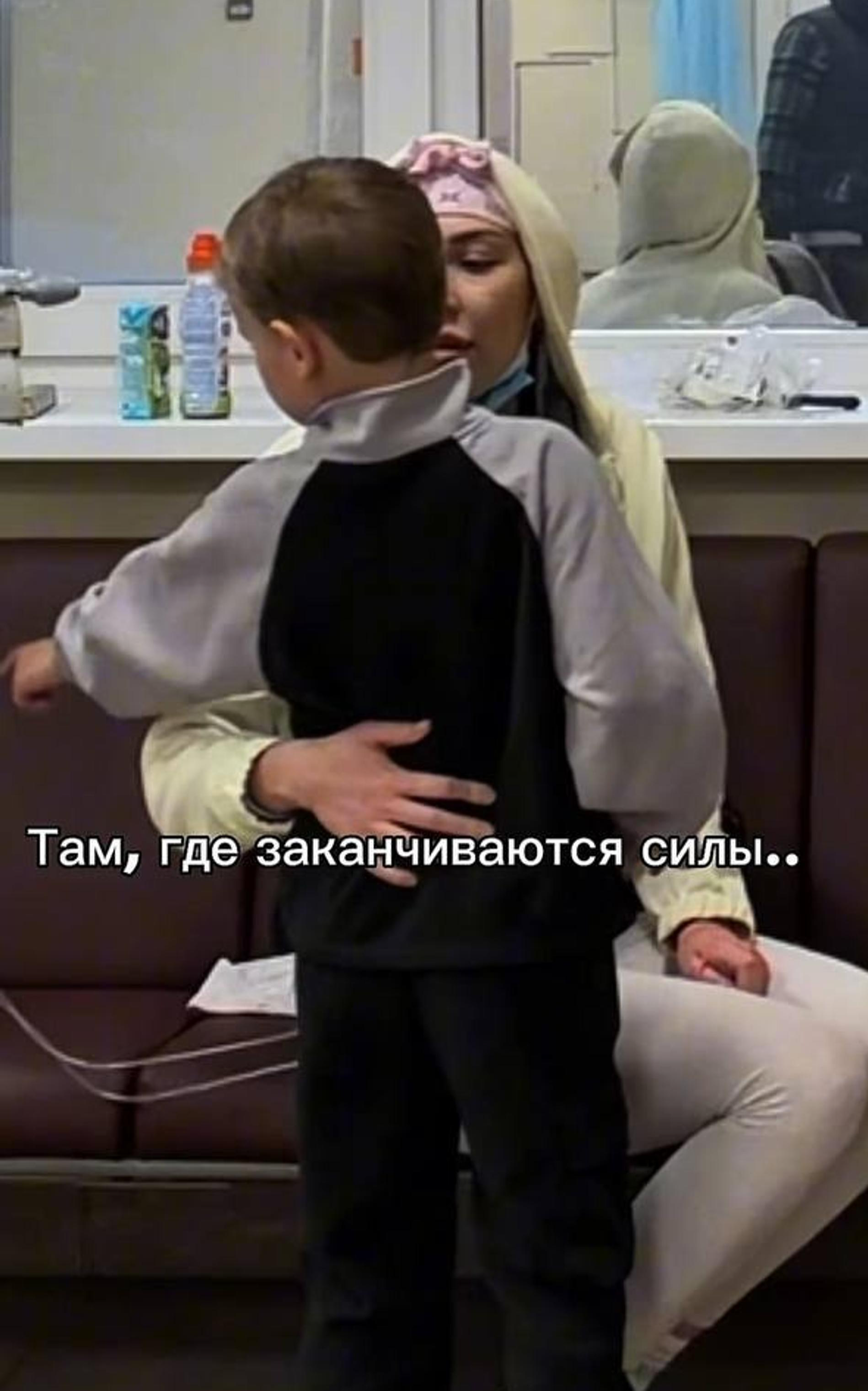 Алёна Рапунцель. Фото: Инстаграм (запрещён в РФ) @alenatoffi_official
