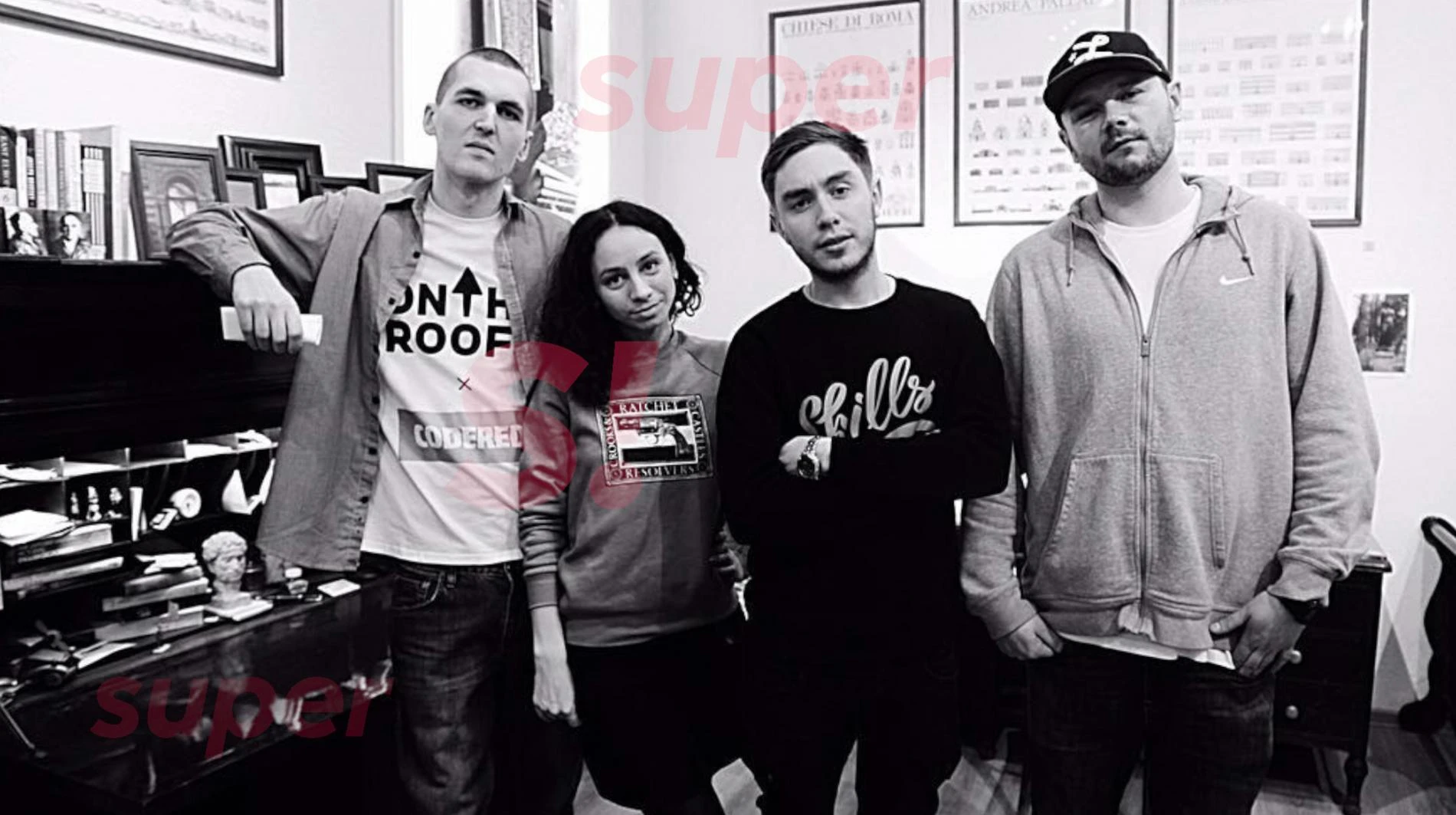 Александр (Энди) и Марина — на фото слева.