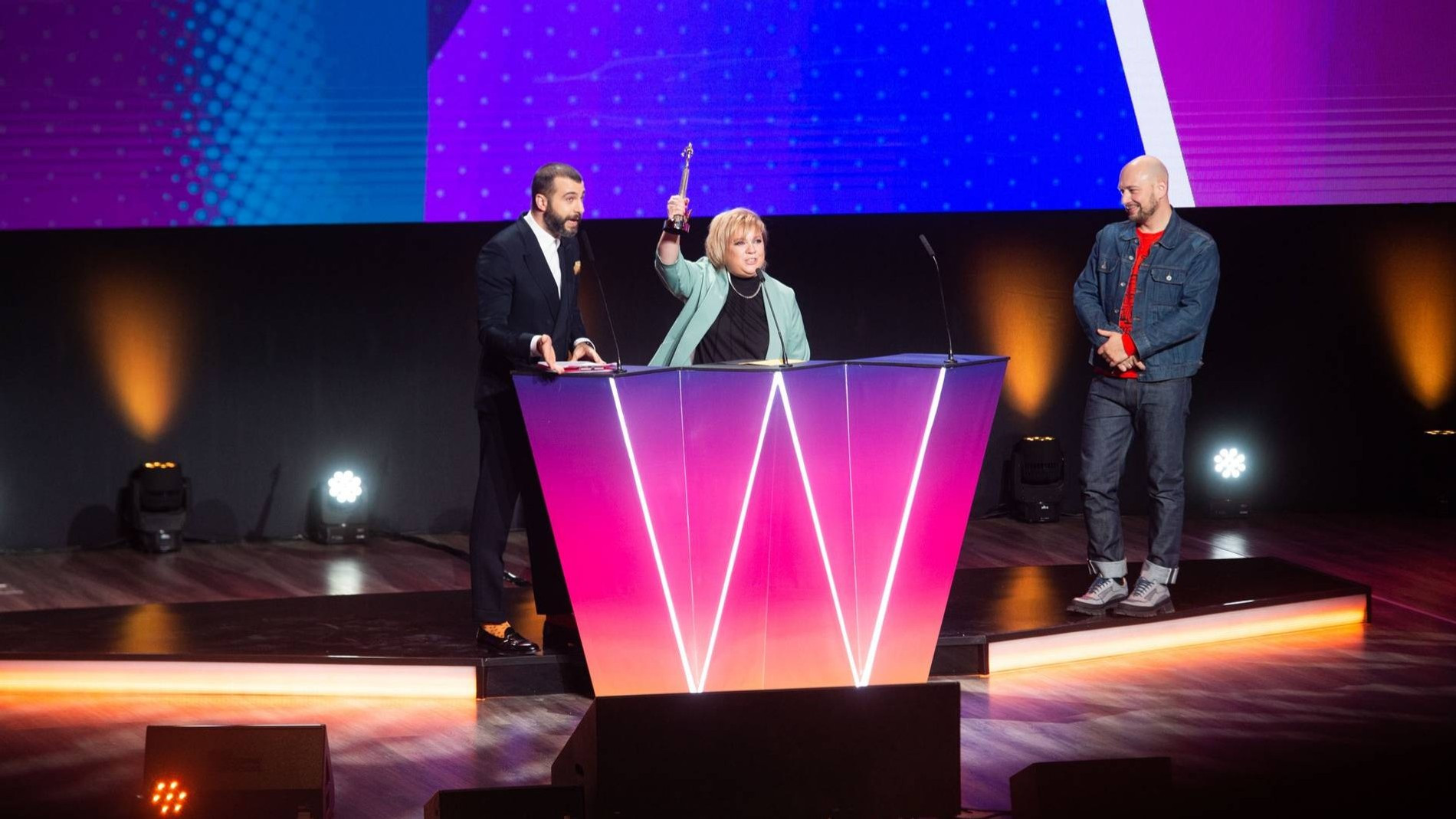 Иван Ургант, Алена Жигалова и Владимир Маркони
Фото: Super.ru