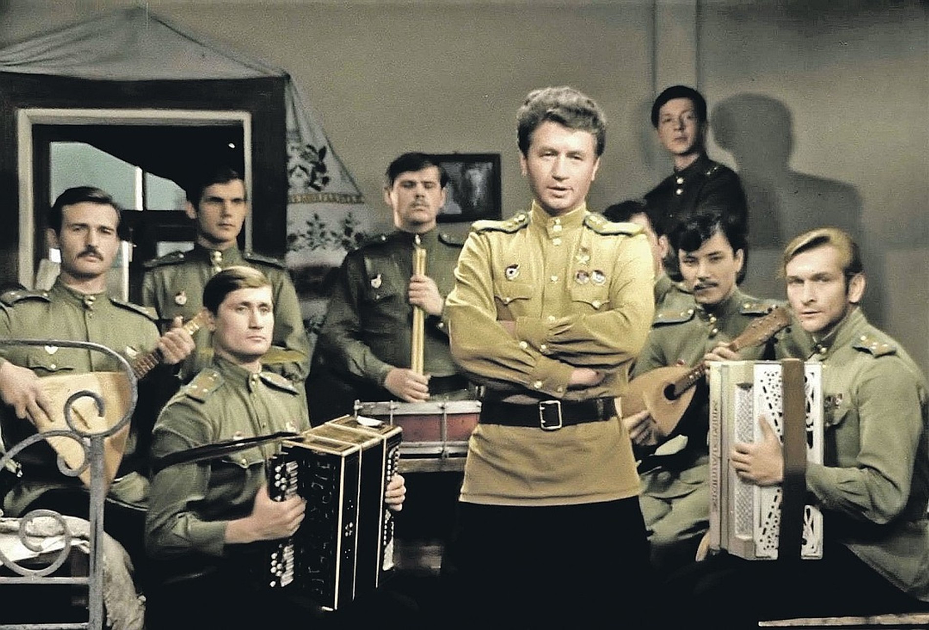 Кадр из фильма «В бой идут одни старики»