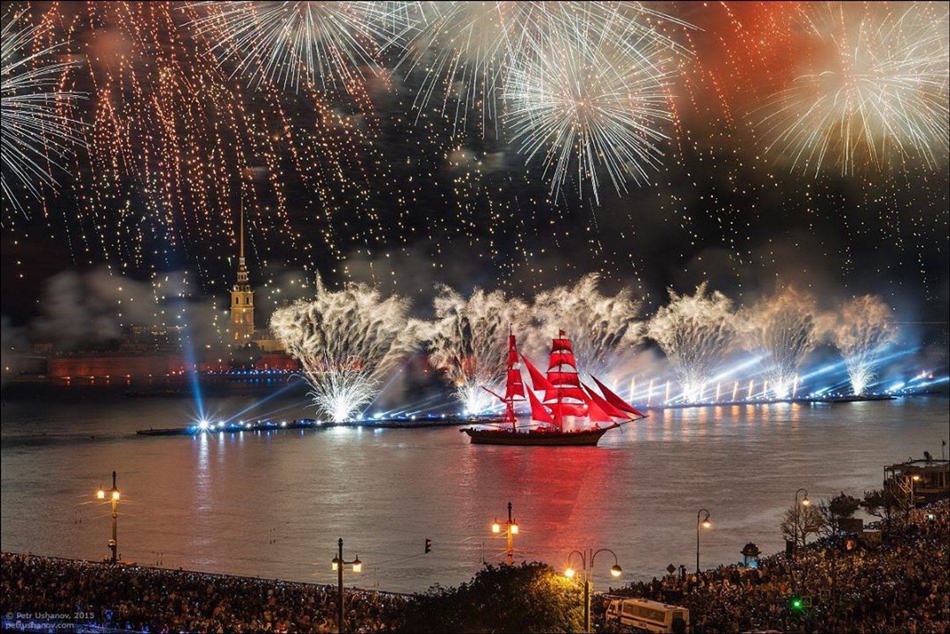 Фото: Алые паруса