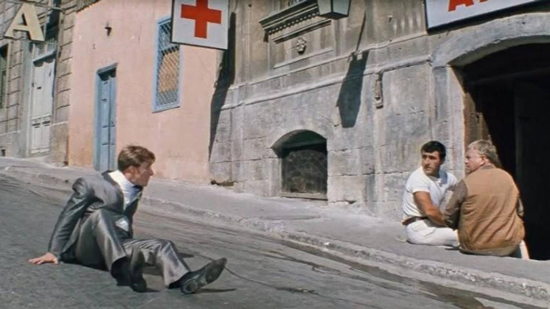 Кадр из фильма «Бриллиантовая рука»