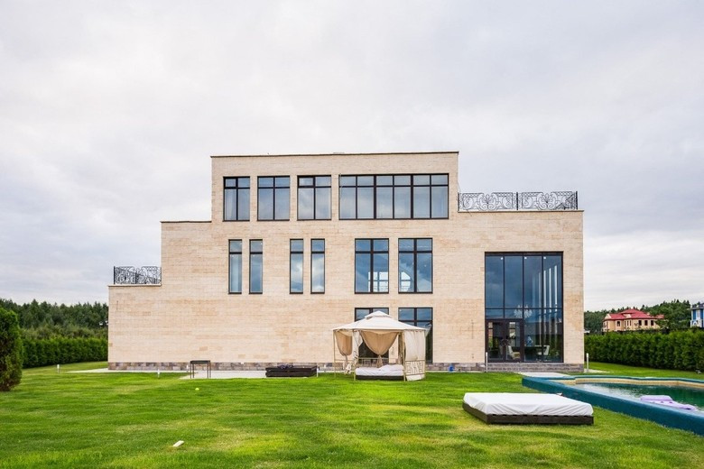 Дом Джигана в поселке «Шато Соверен»