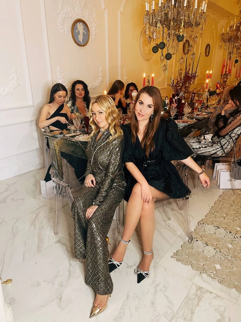 Юлия Громова и Яна Рудковская. Источник: личный архив 