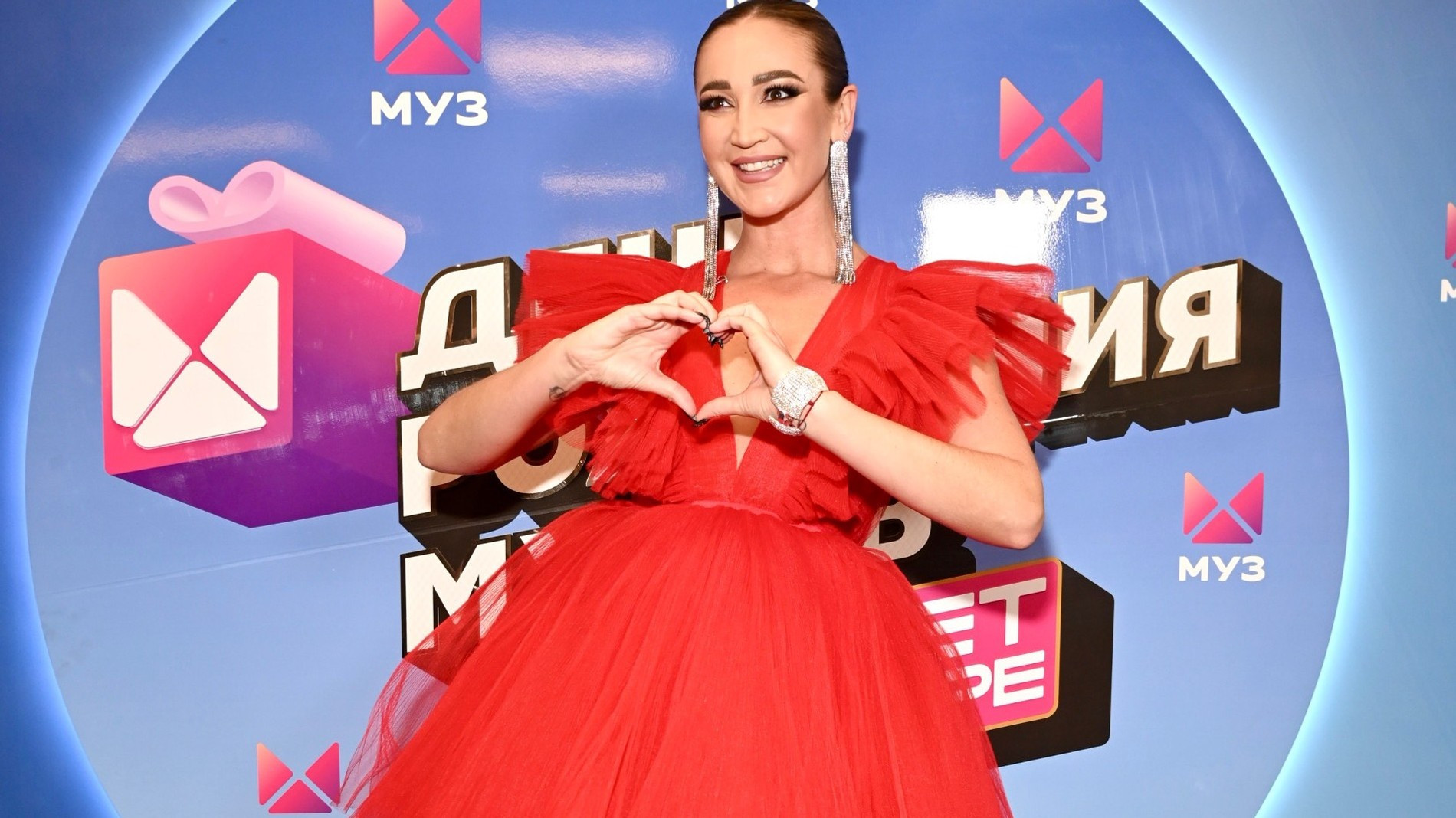 Ольга Бузова
Фото: Super