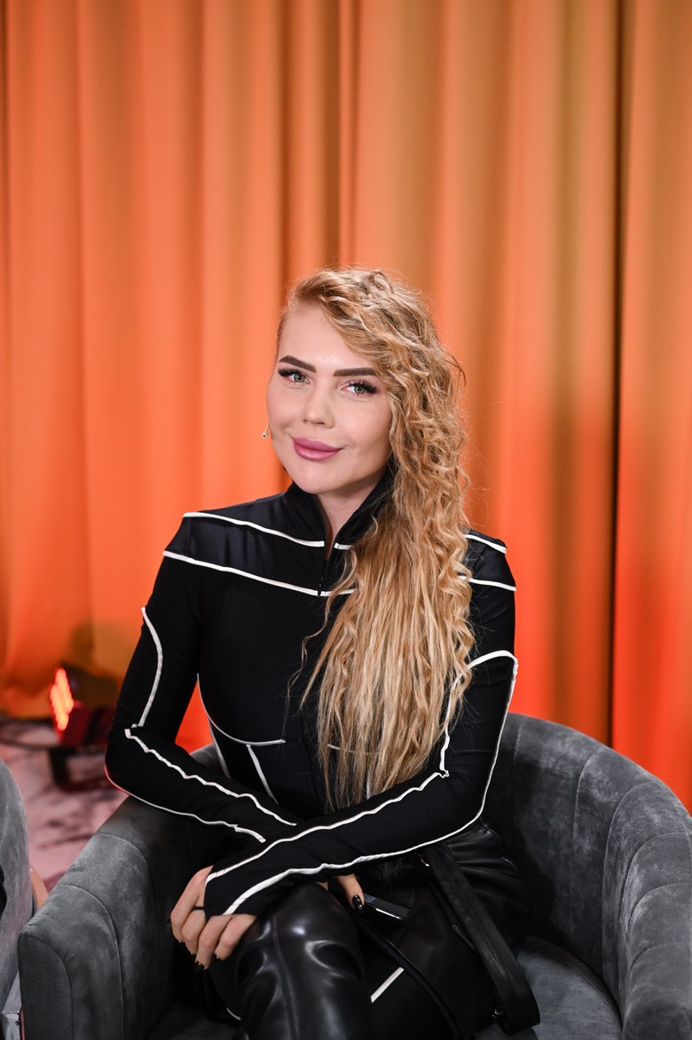 Карина Кросс на паблик-токе Super. Фото: Super.ru / Александра Марченко