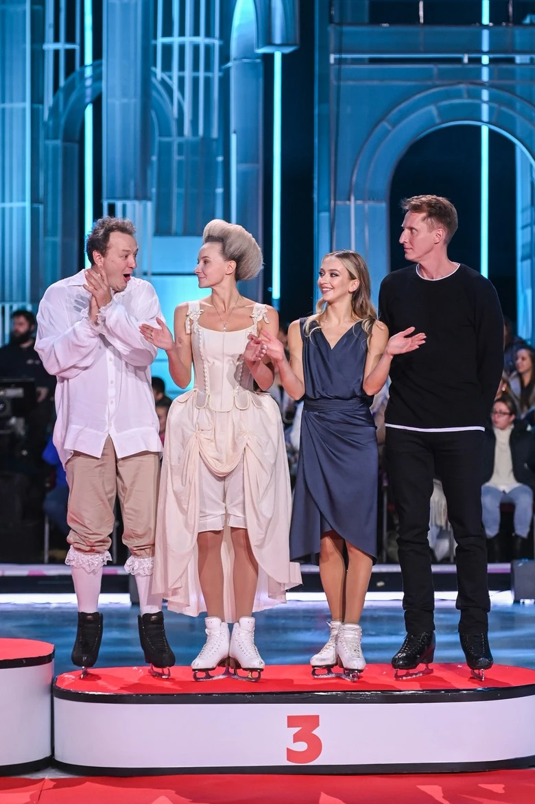 3-е место: пара Марат Башаров и Оксана Домнина, пара — Иван Скобрев и Виктория Синицина. Фото: Super / Марченко Александра